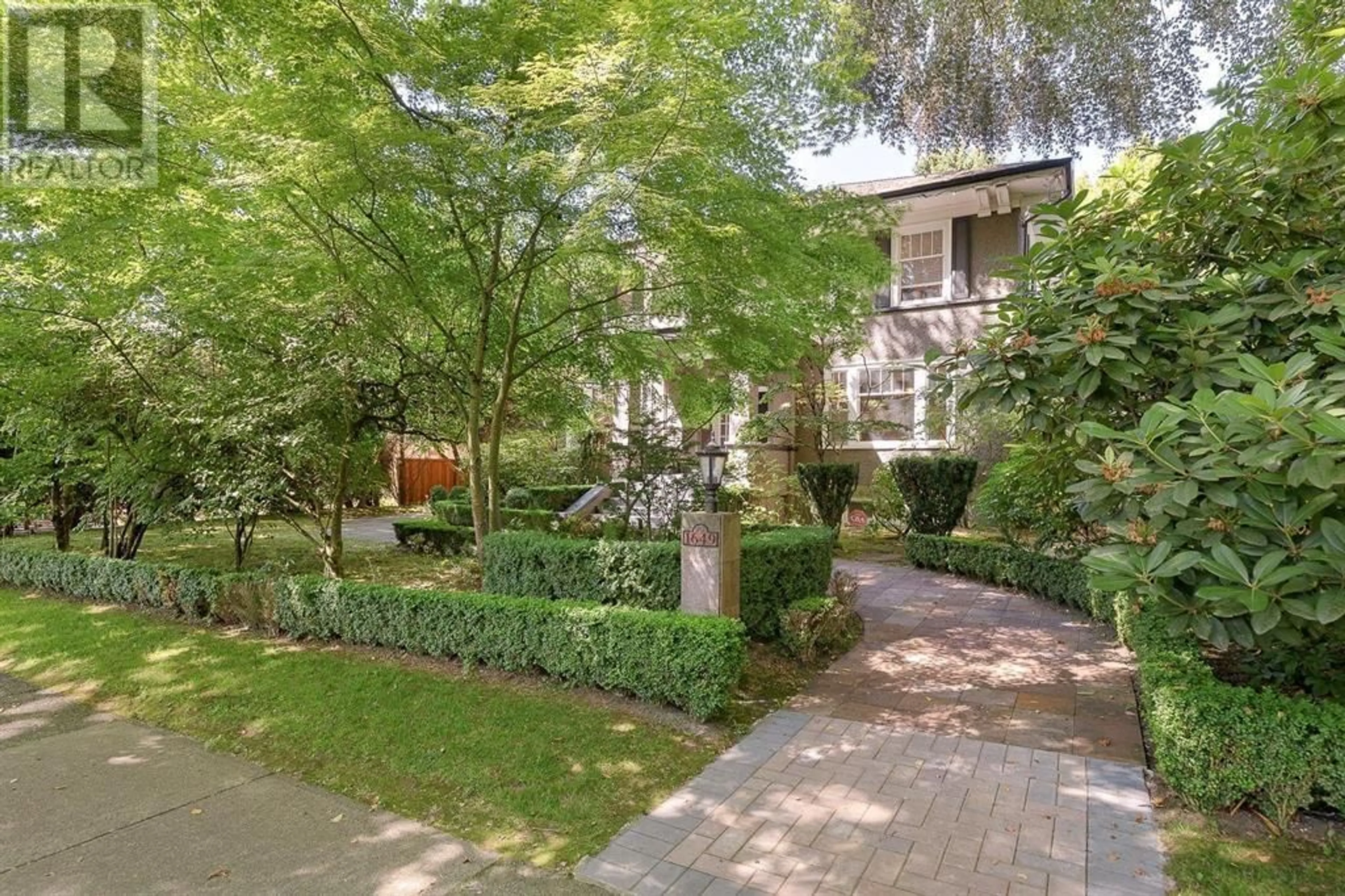 Street view for 1649 W 29TH AVENUE, Vancouver British Columbia V6J2Z3