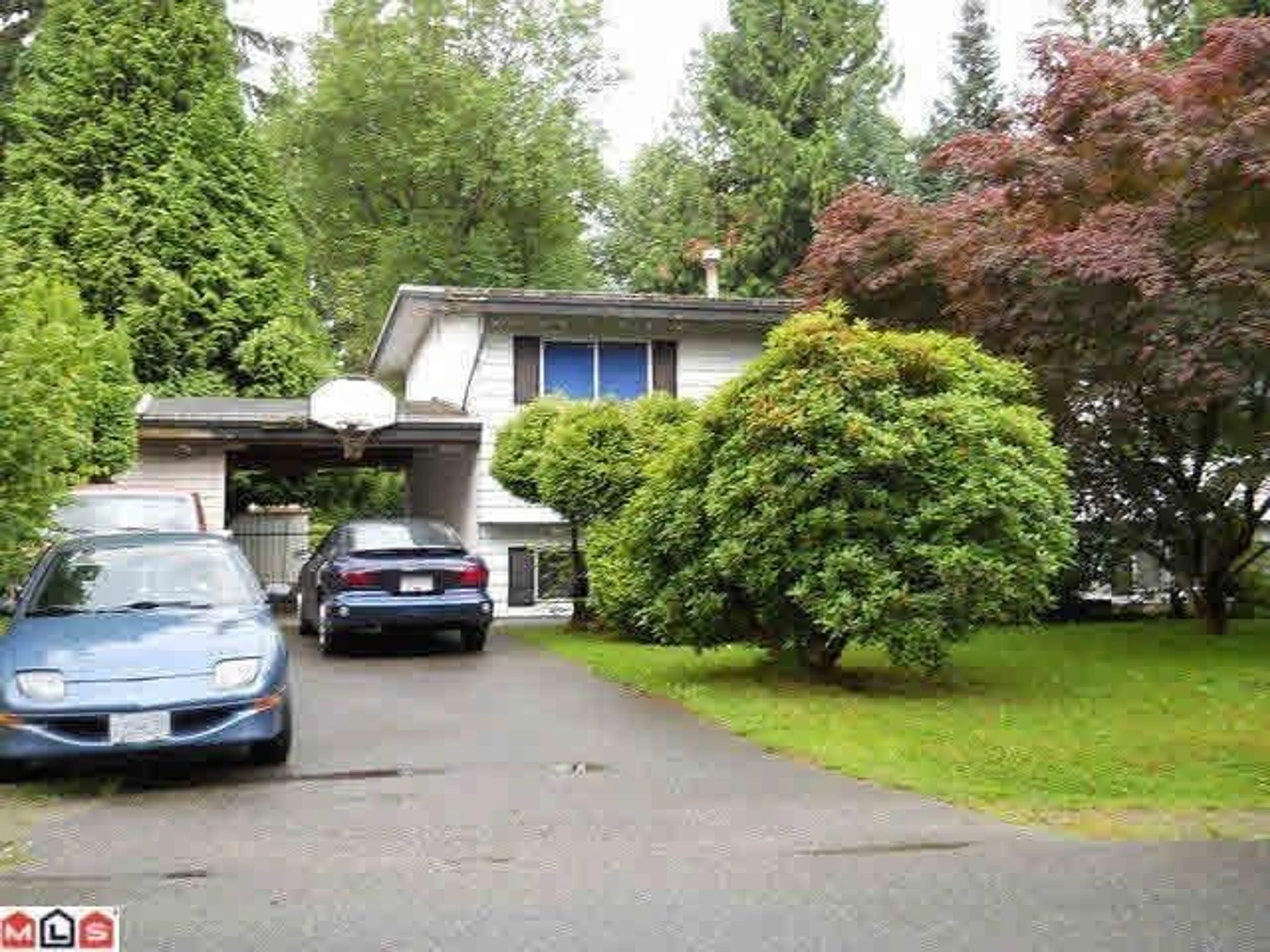 Frontside or backside of a home for 33230 WESTBURY AVENUE, Abbotsford British Columbia V2A1C2