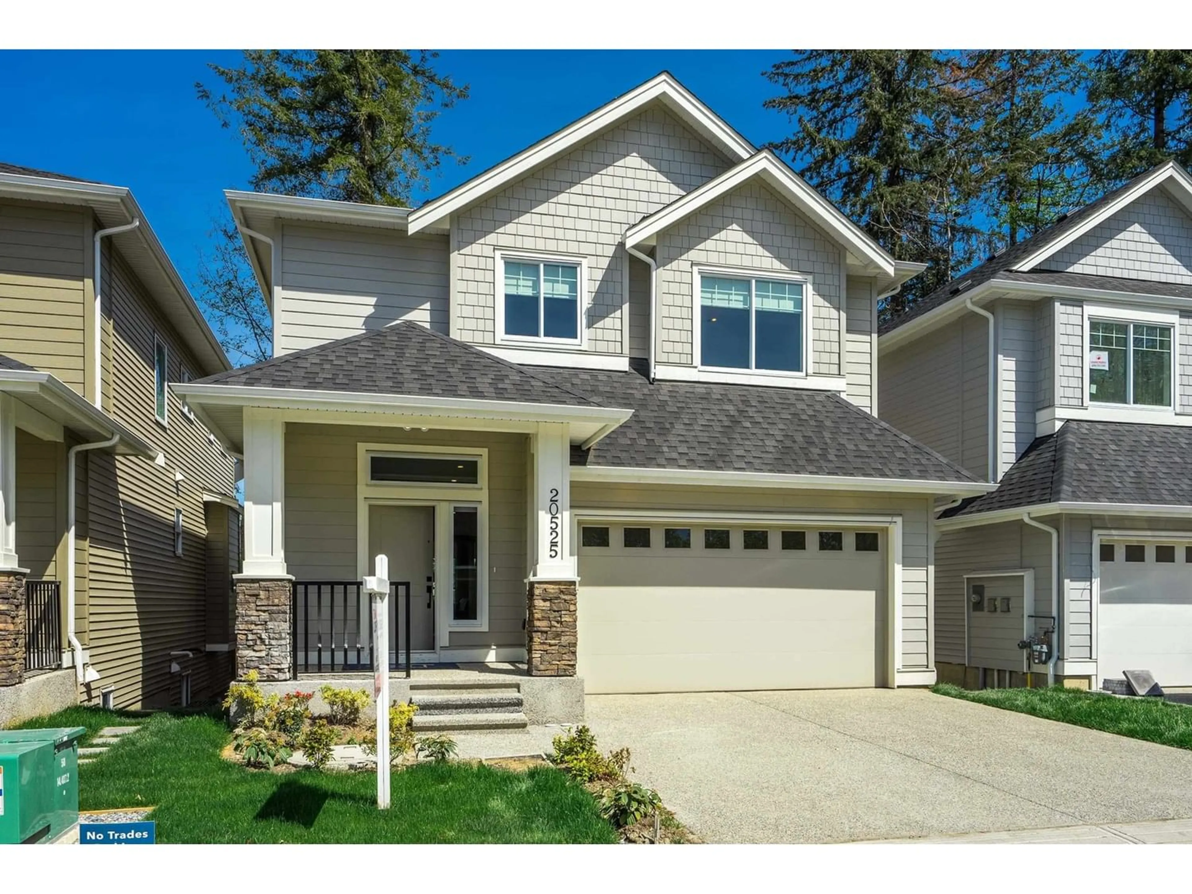 Frontside or backside of a home for 20525 76B AVENUE, Langley British Columbia V2Y1W7