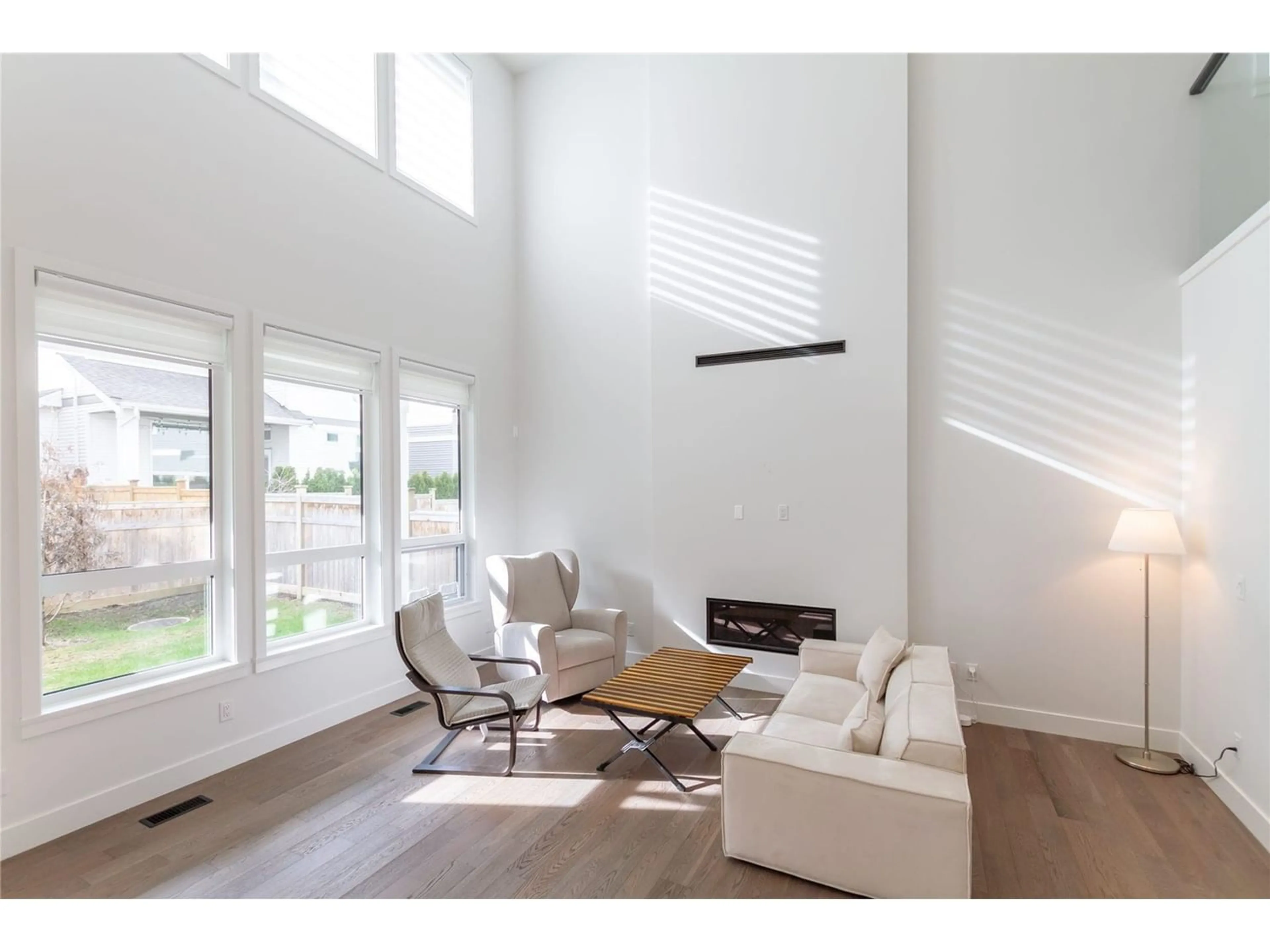 Living room, wood floors for 20496 77B AVENUE, Langley British Columbia V2Y4K3