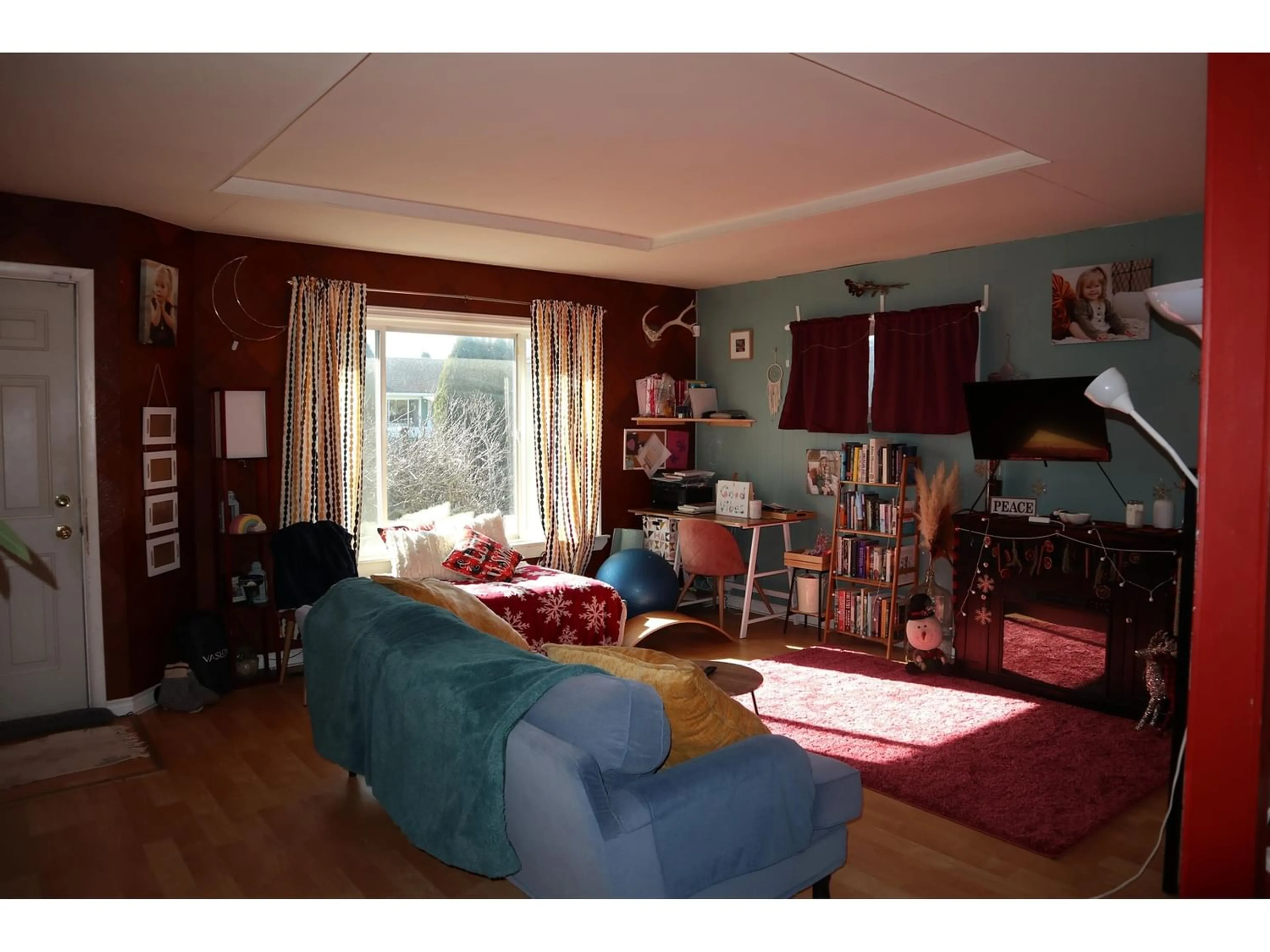 Living room for 12609 113 AVENUE, Surrey British Columbia V3V3M1