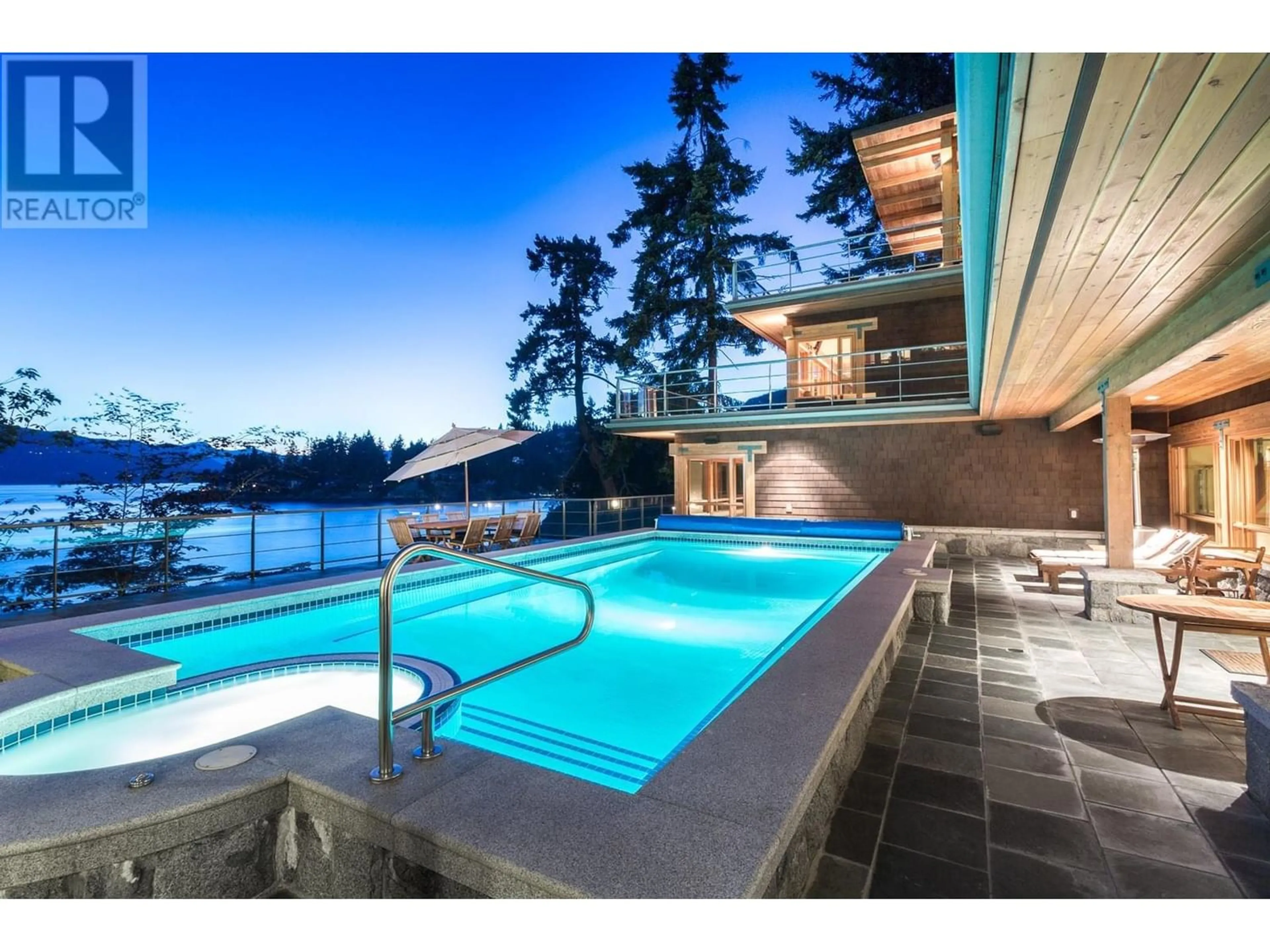 Indoor or outdoor pool for 5363 KEW CLIFF ROAD, West Vancouver British Columbia V7W1M3