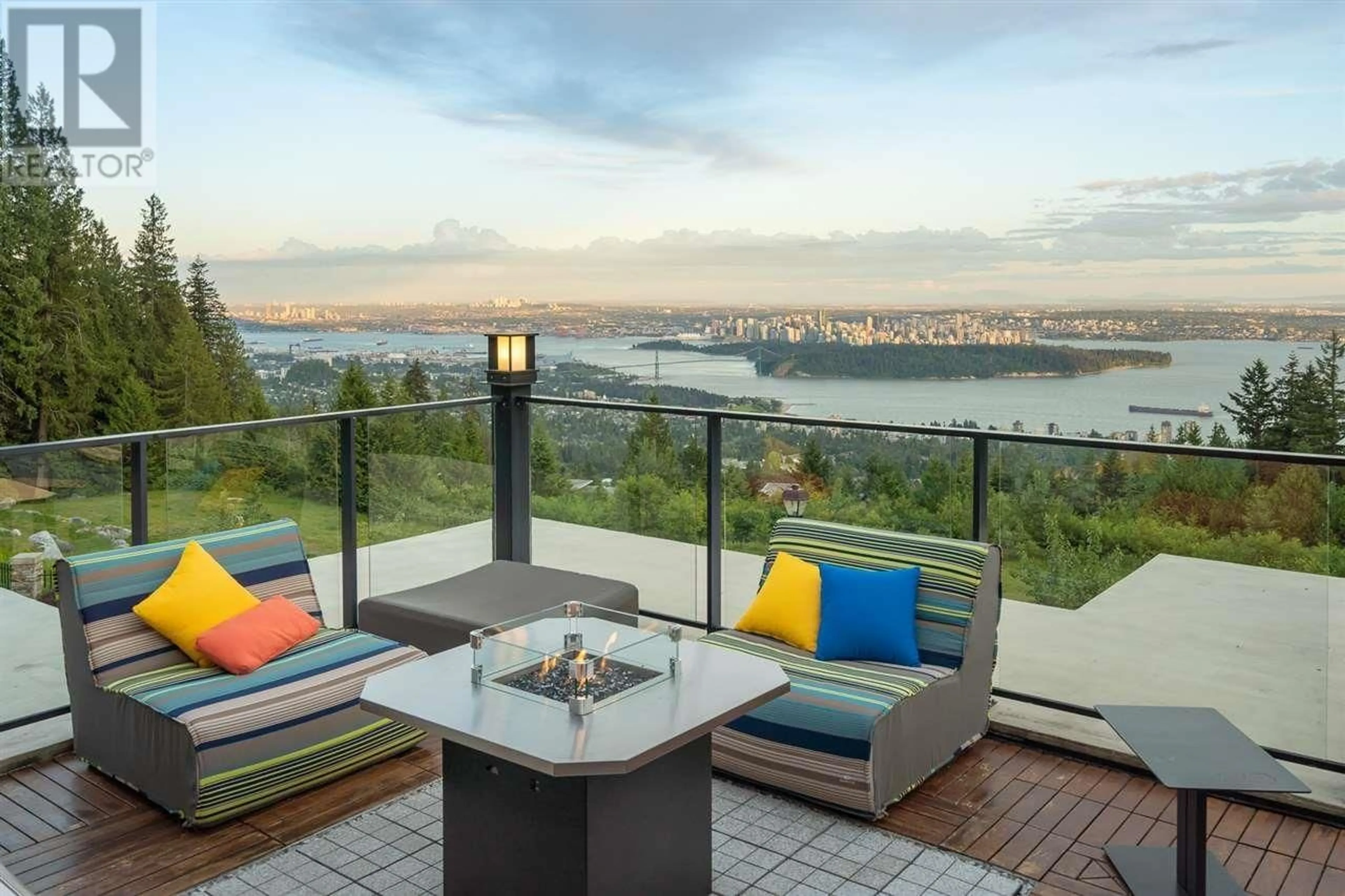Patio for 302 2275 TWIN CREEK PLACE, West Vancouver British Columbia V7S3K4