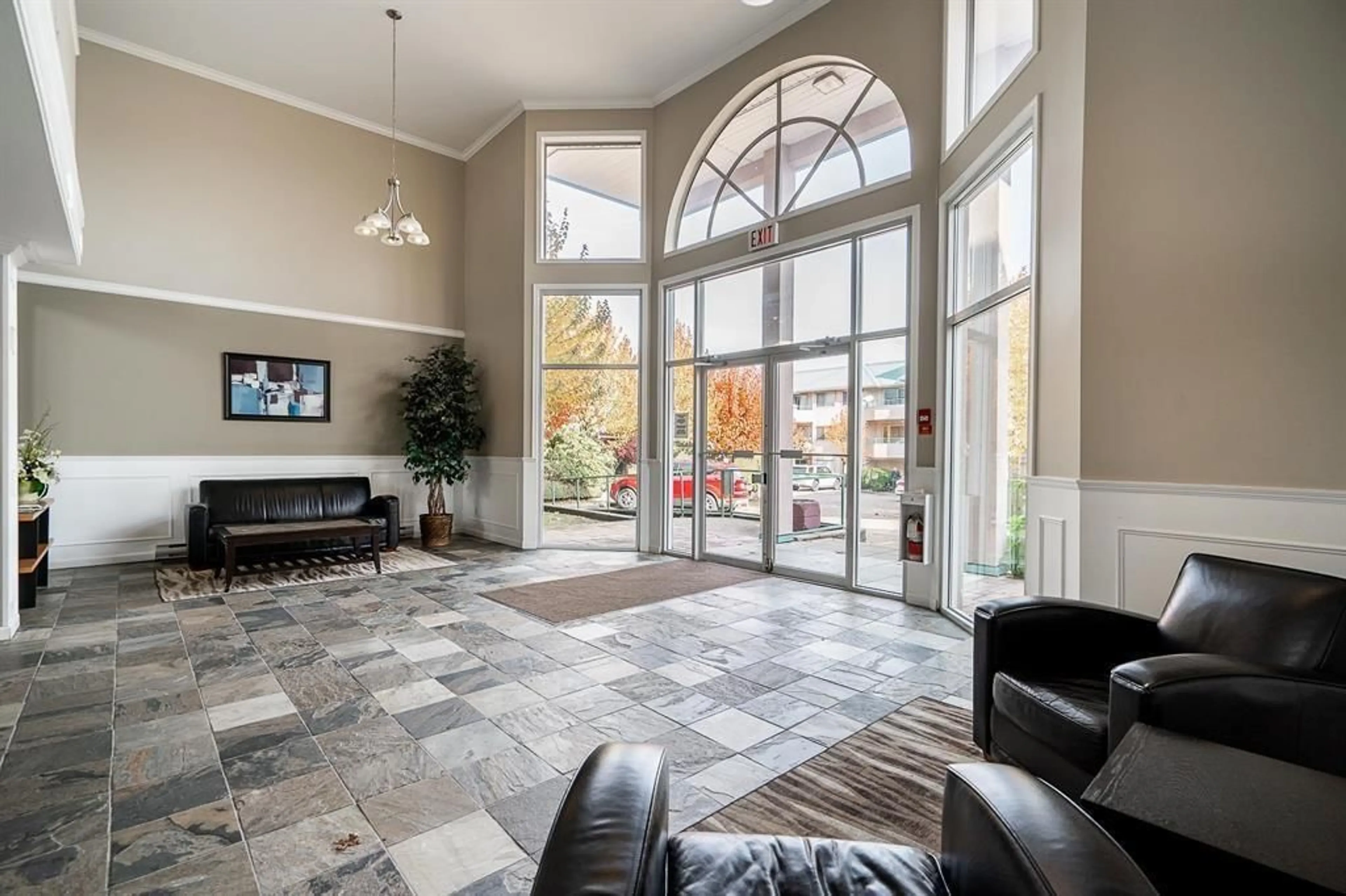 Indoor lobby for 314 33165 OLD YALE ROAD, Abbotsford British Columbia V2S2J4