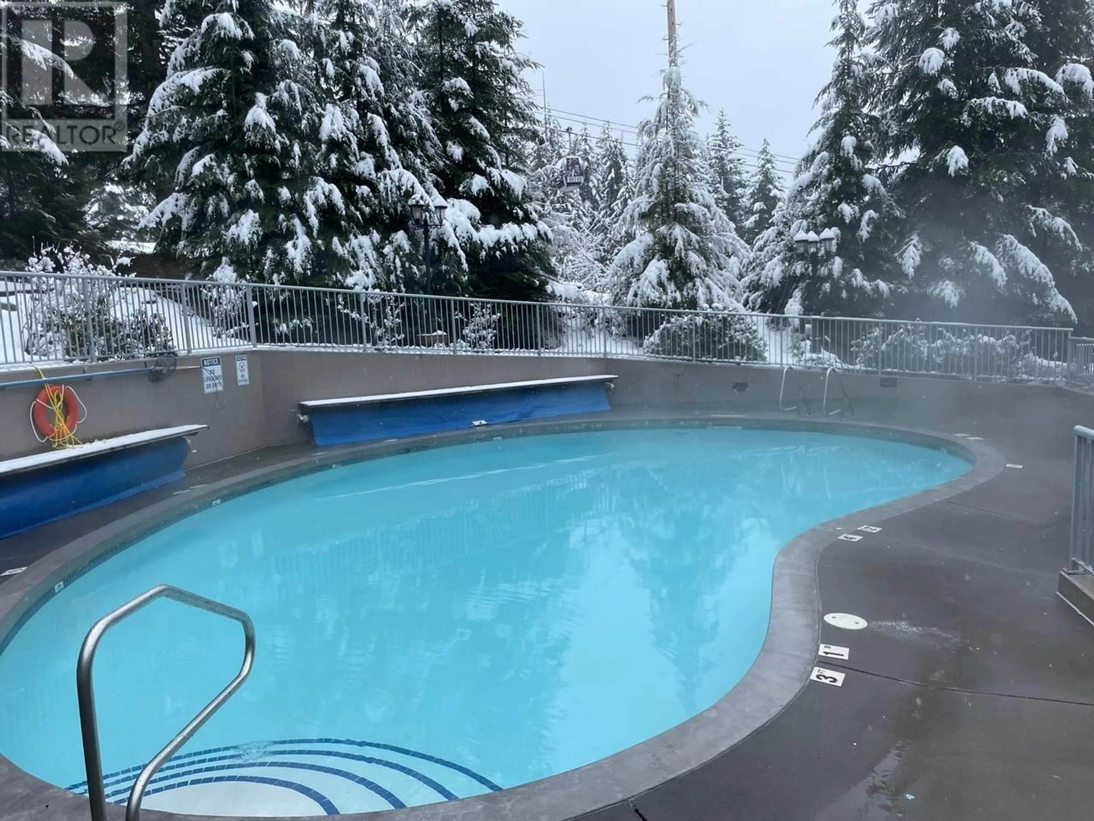 Indoor or outdoor pool for 201 Wk 14-4910 SPEARHEAD PLACE, Whistler British Columbia V0N1B4