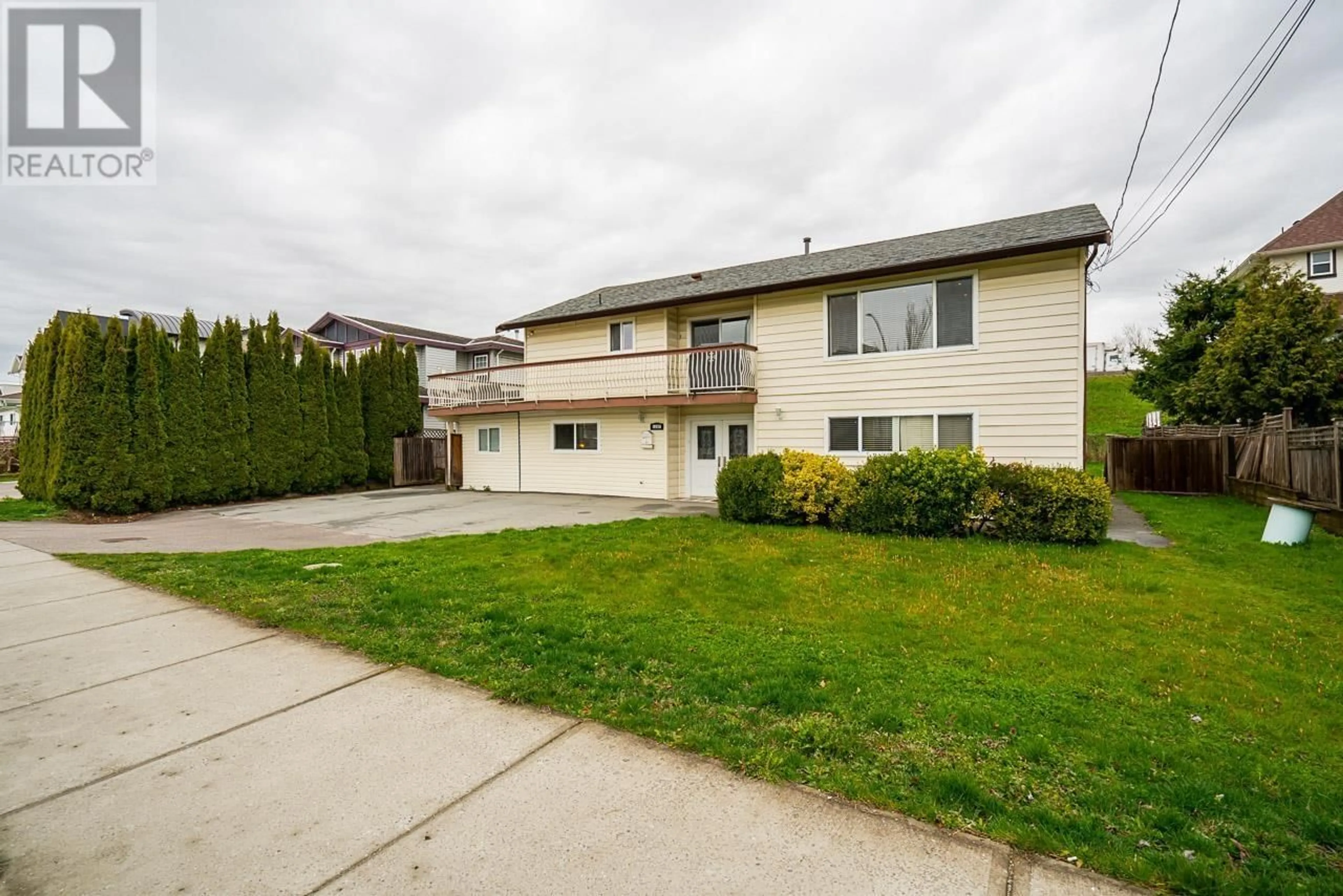 Frontside or backside of a home for 1247 EWEN AVENUE, New Westminster British Columbia V3M5E5