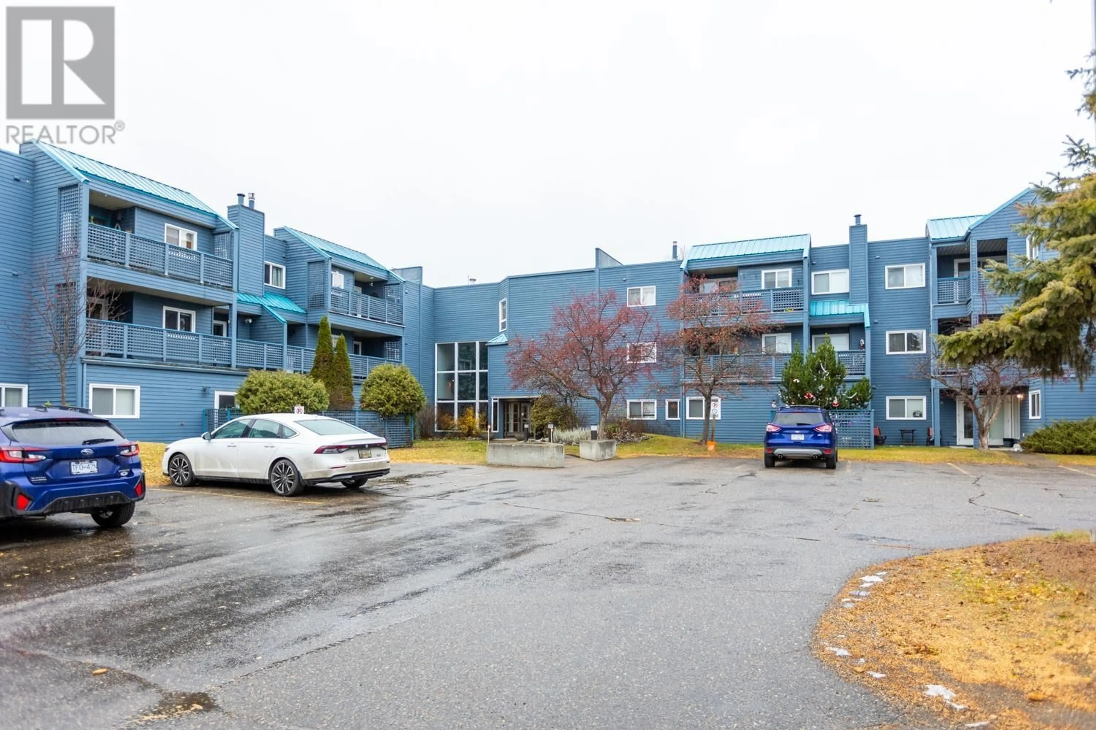 A pic from exterior of the house or condo for 220 3033 OSPIKA BOULEVARD, Prince George British Columbia V2N4L5