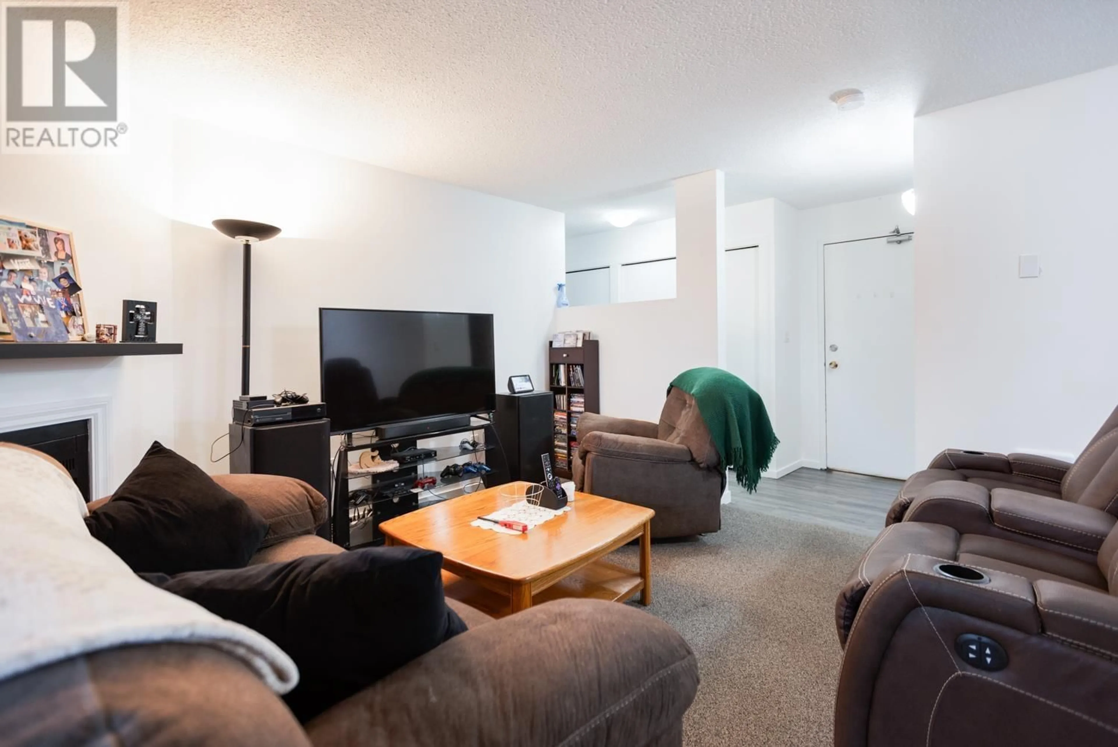 Living room for 220 3033 OSPIKA BOULEVARD, Prince George British Columbia V2N4L5