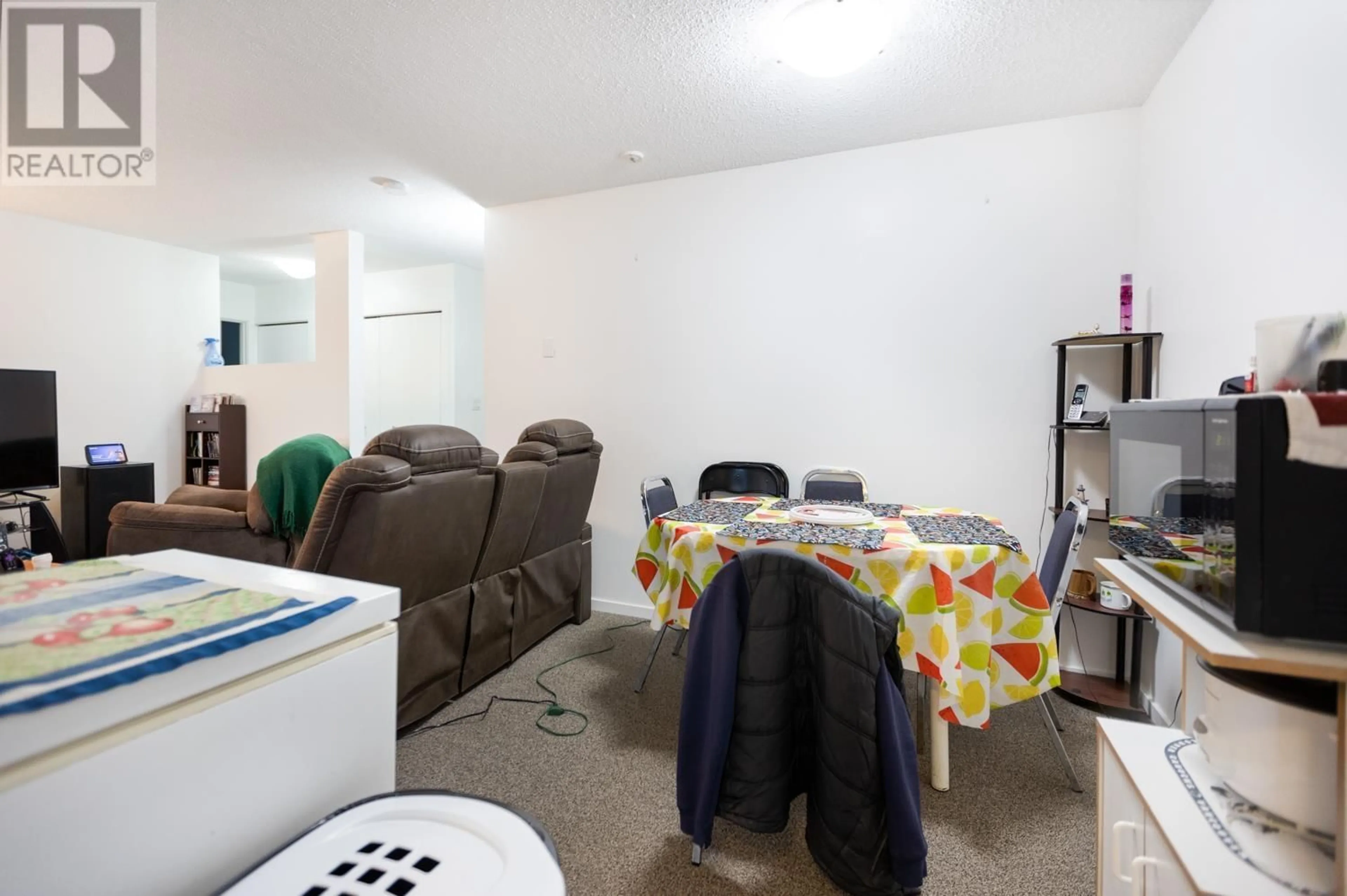 A pic of a room for 220 3033 OSPIKA BOULEVARD, Prince George British Columbia V2N4L5