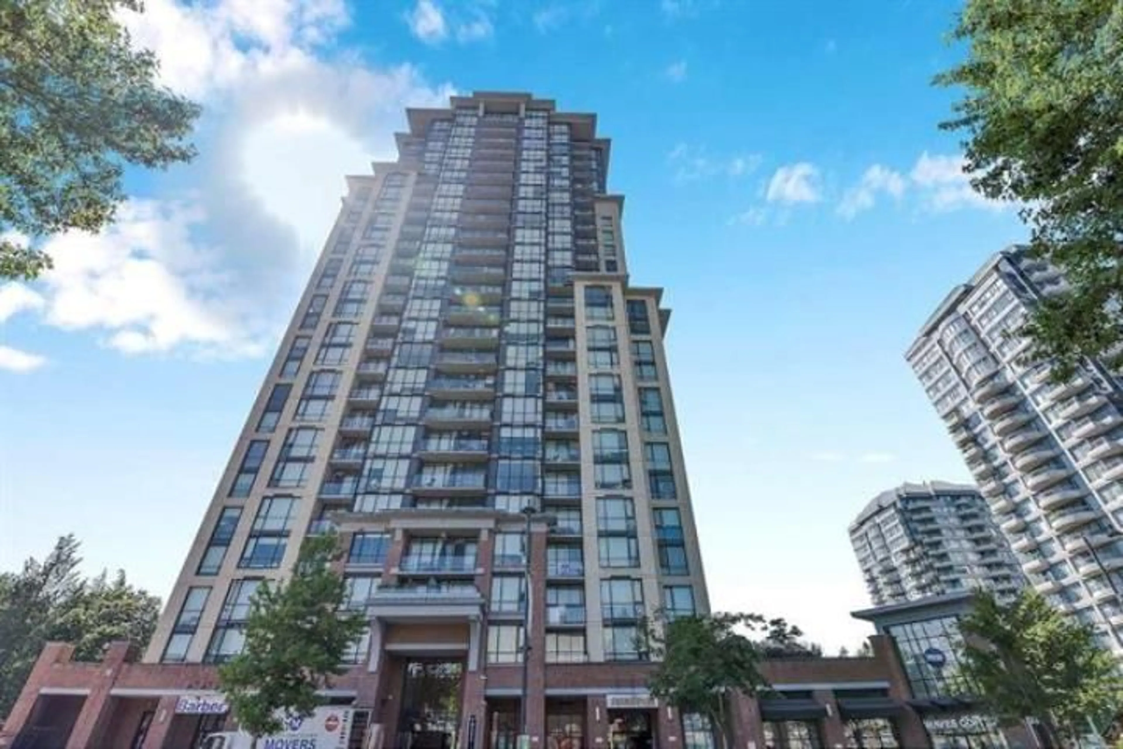 A pic from exterior of the house or condo for 609 10777 UNIVERSITY DRIVE, Surrey British Columbia V3T0E6