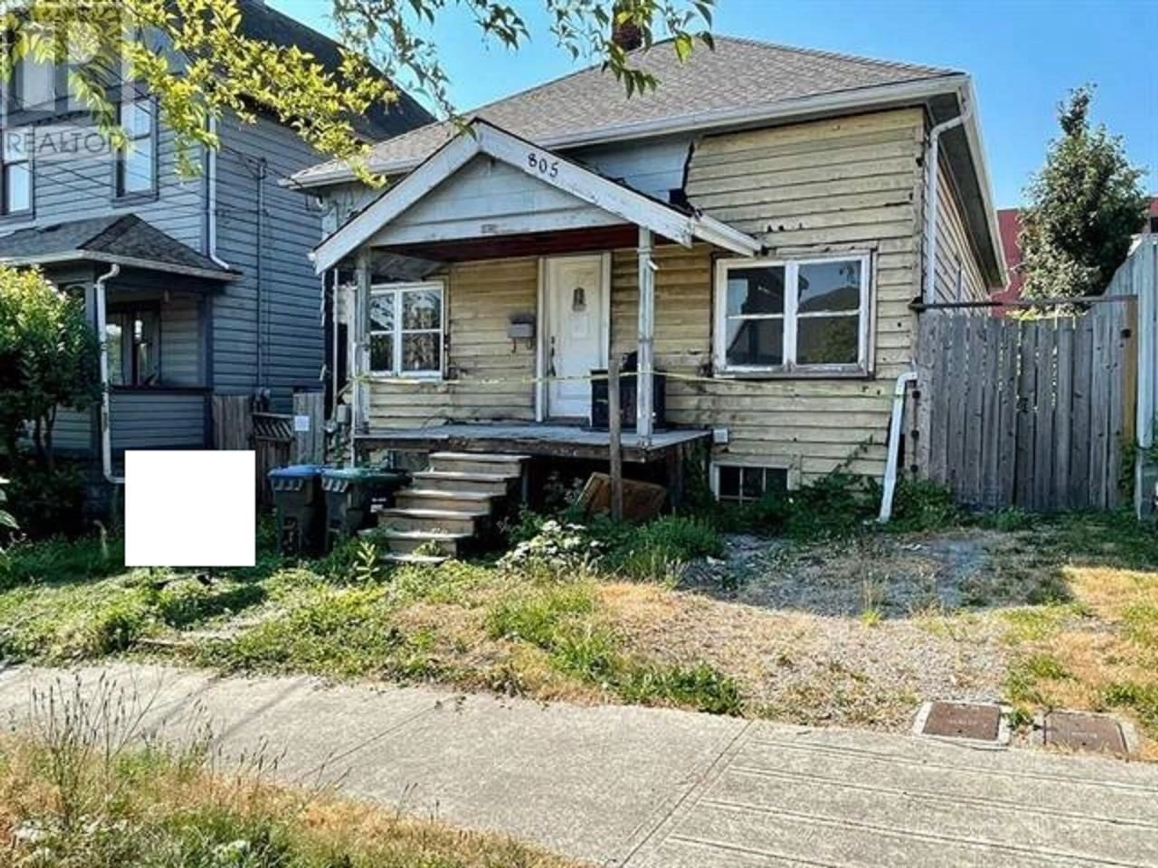 Frontside or backside of a home for 805 MILTON STREET, New Westminster British Columbia V3M1M9