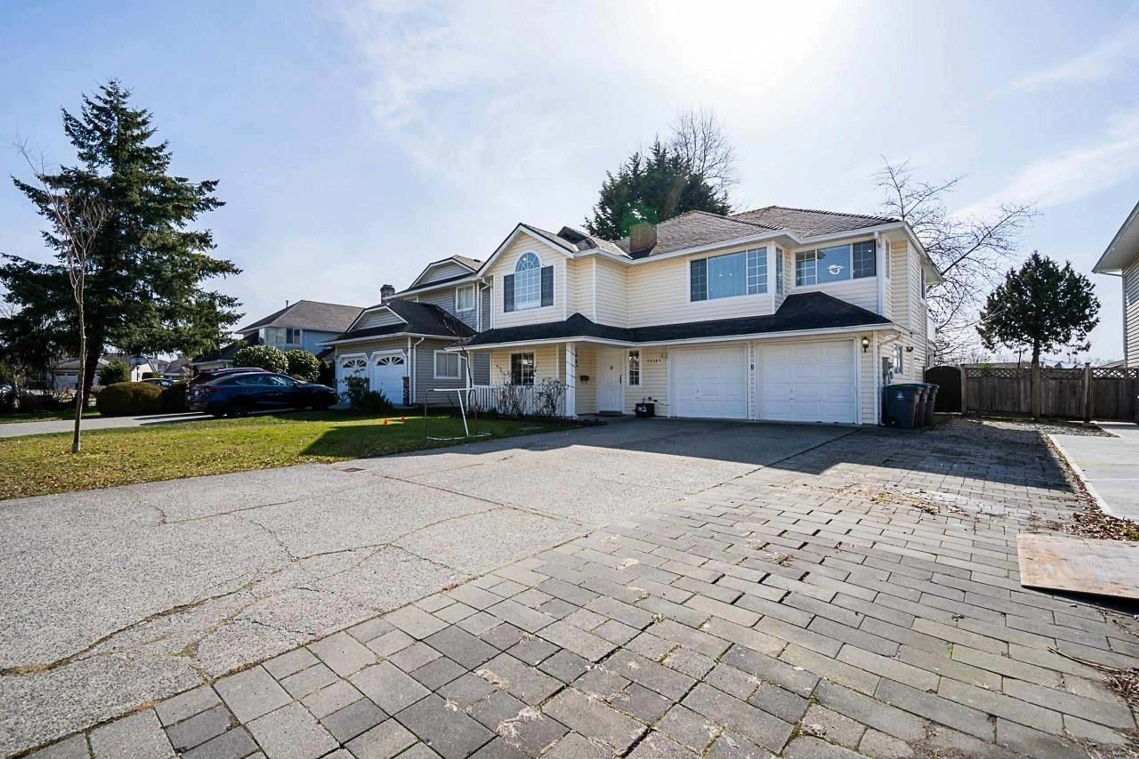 Frontside or backside of a home for 14164 89A AVENUE, Surrey British Columbia V3V7T3