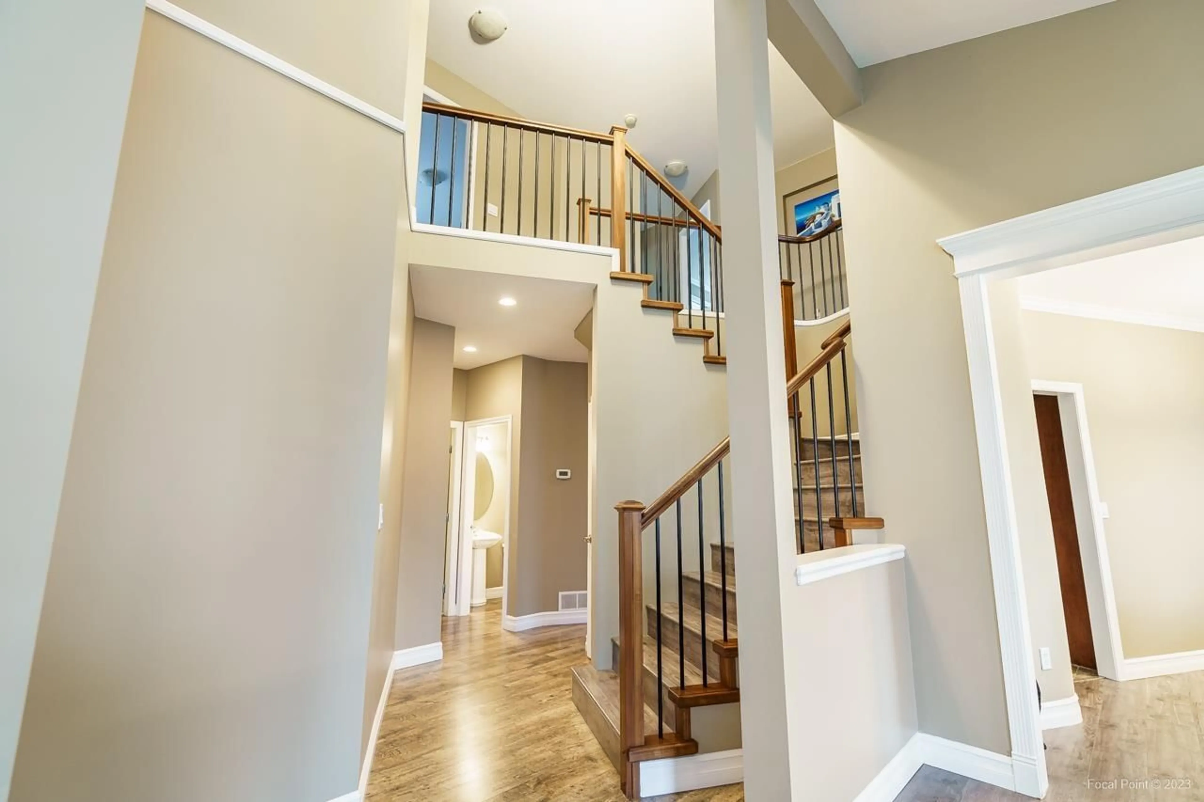 Indoor foyer for 18995 69 AVENUE, Surrey British Columbia V4N5K1