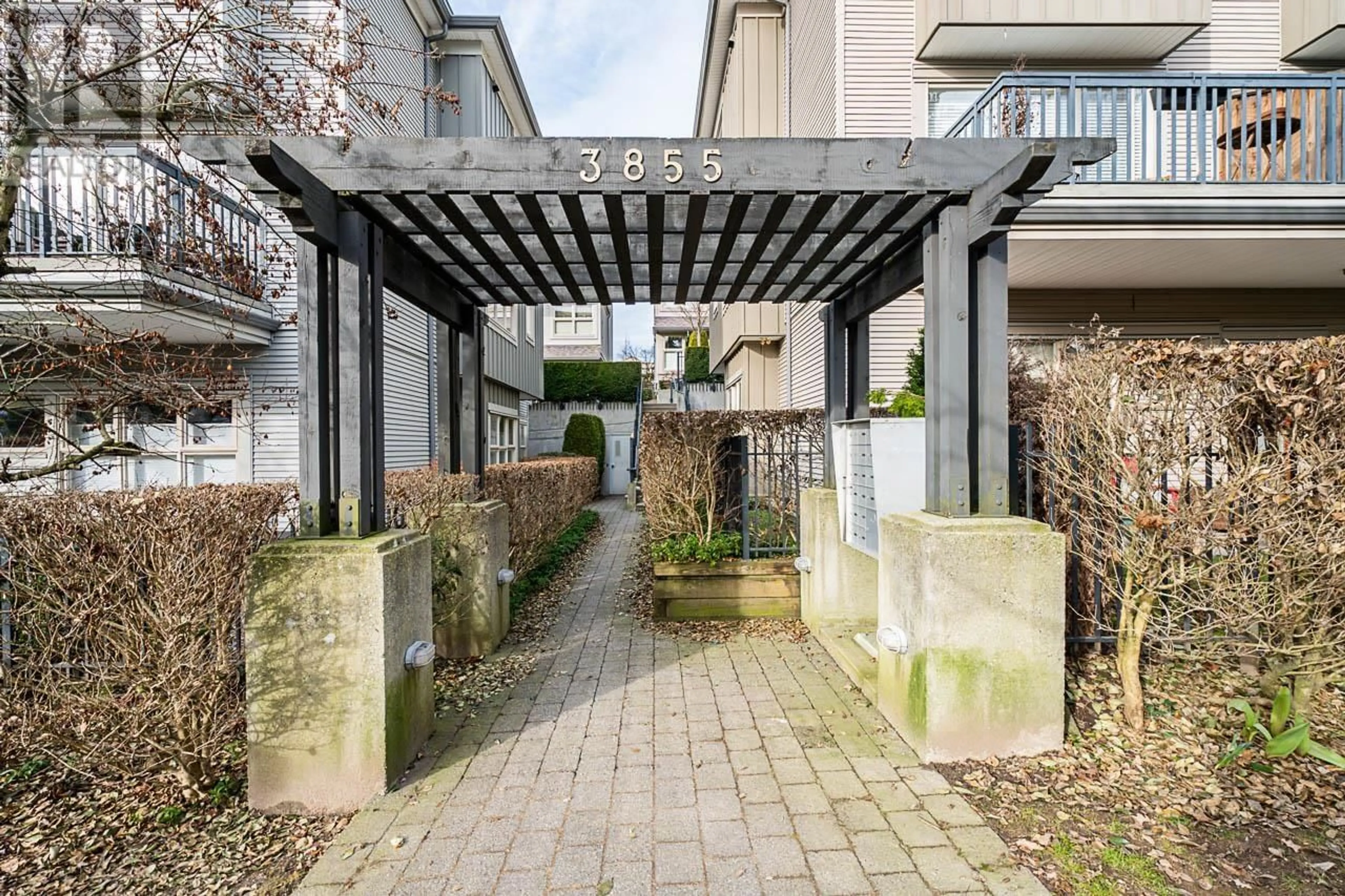 Patio for 19 3855 PENDER STREET, Burnaby British Columbia V5C1W5