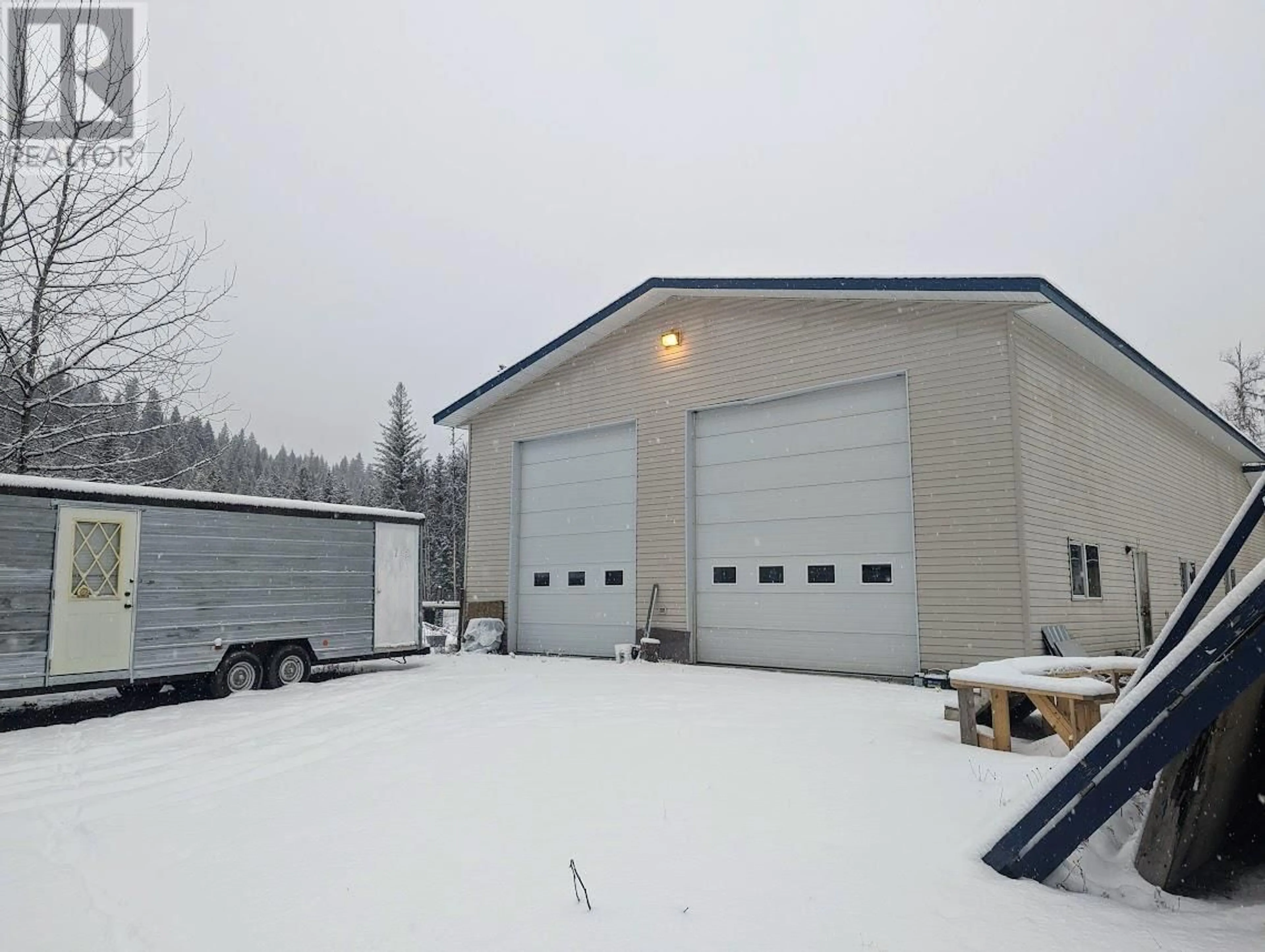 Indoor garage for 1616 WEST FRASER ROAD, Quesnel British Columbia V2J6J1