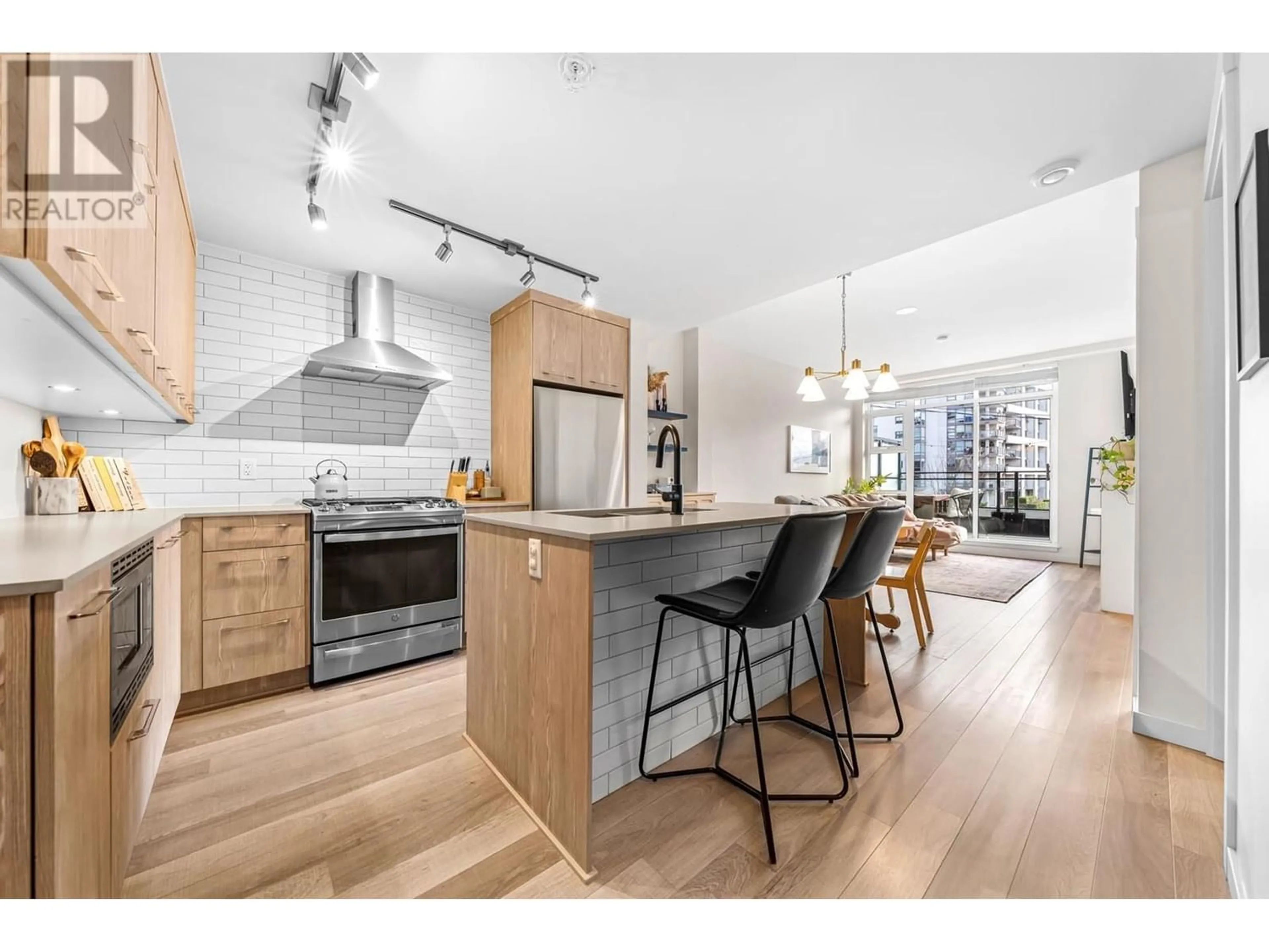 Contemporary kitchen for 1015 QUEBEC STREET, New Westminster British Columbia V3M0M3