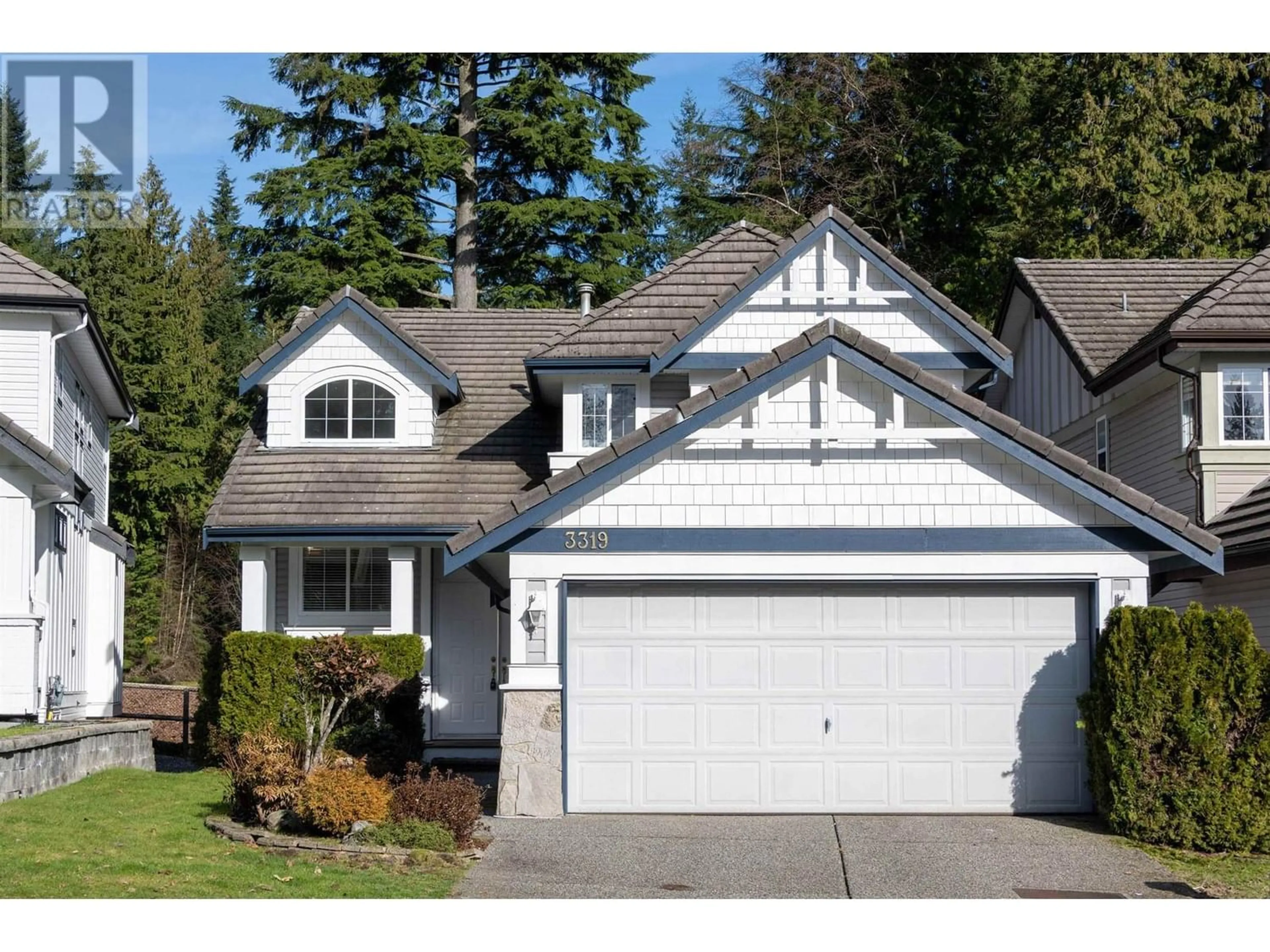 Frontside or backside of a home for 3319 CHARTWELL GREEN, Coquitlam British Columbia V3E3N1