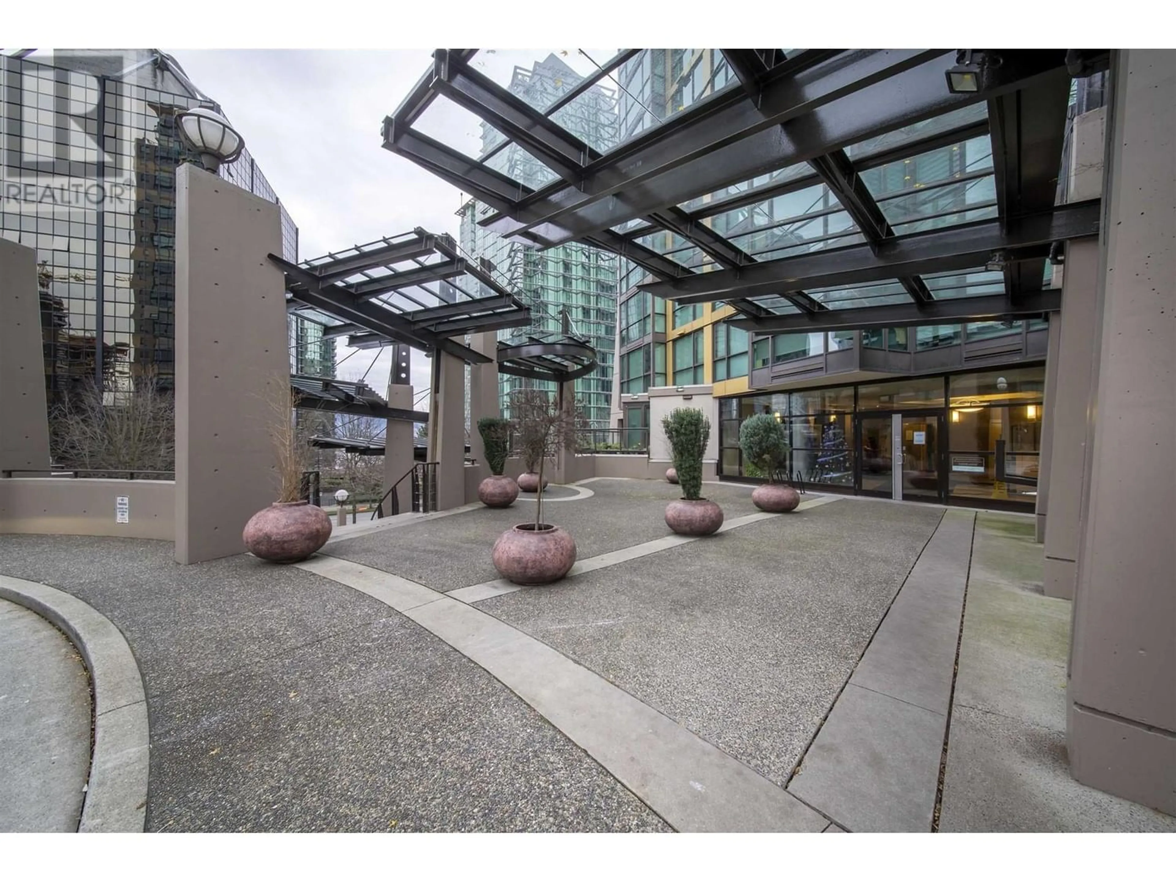 Indoor foyer for 1901 1331 ALBERNI STREET, Vancouver British Columbia V6E4S1