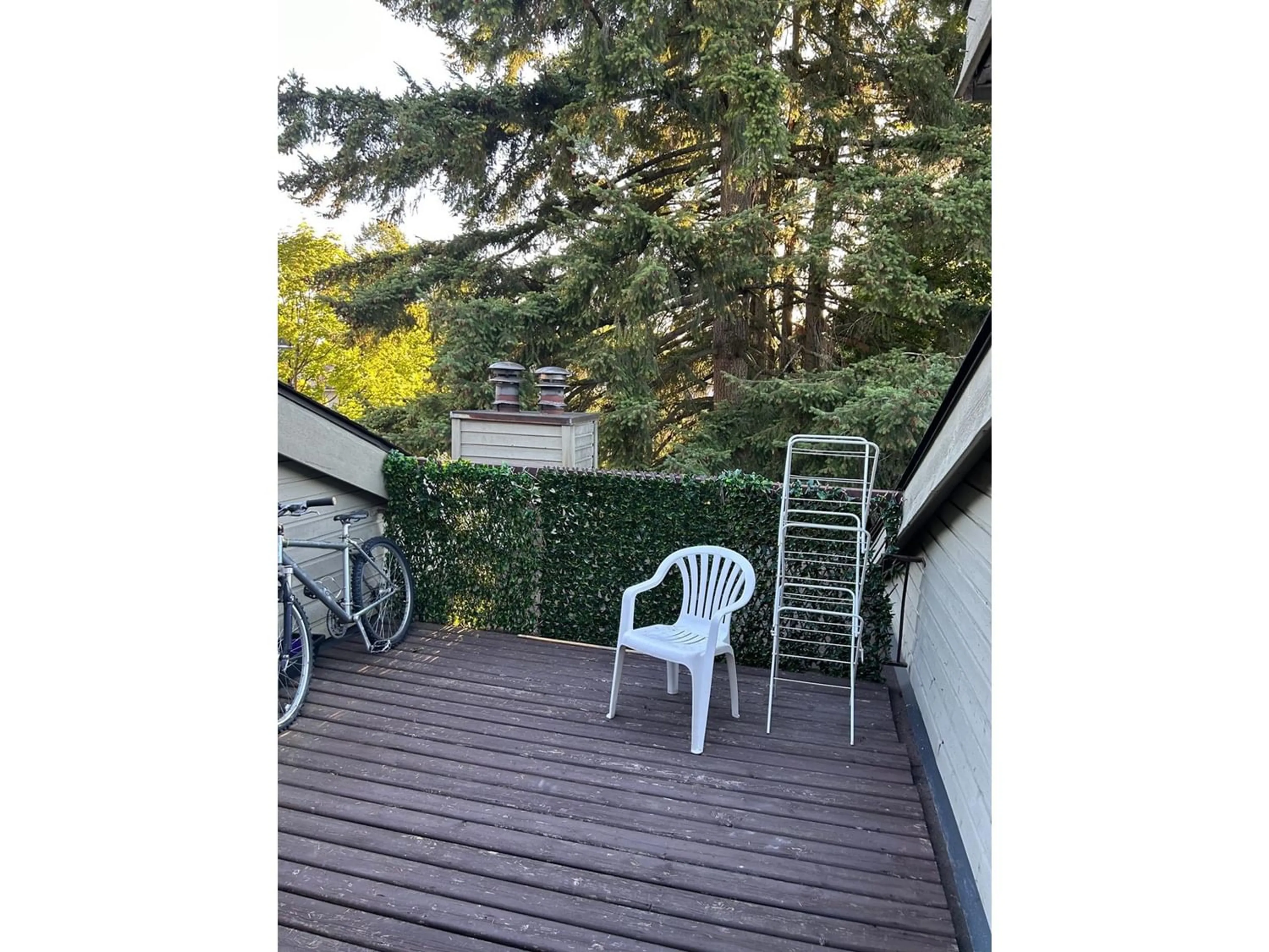 Patio for 206 7144 133B STREET, Surrey British Columbia V3W8A4