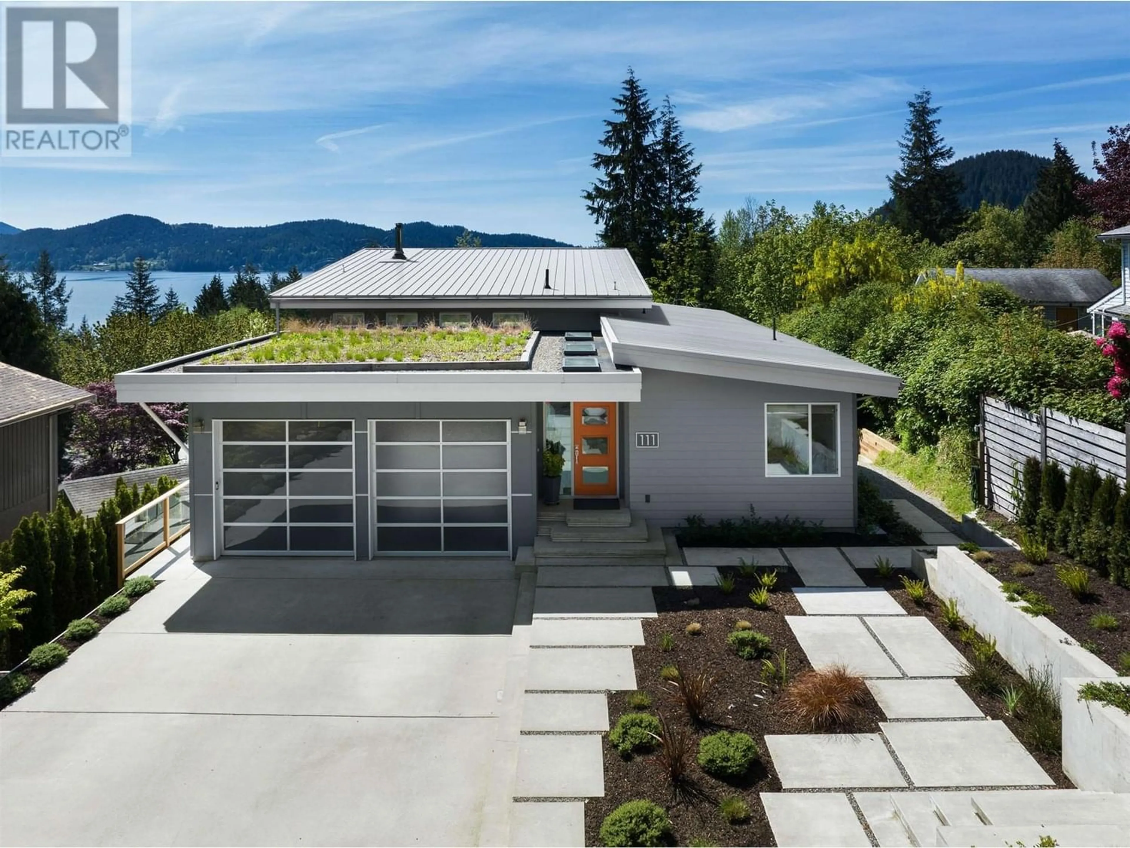 Home with vinyl exterior material for 111 WHARF ROAD, Gibsons British Columbia V0N1V6