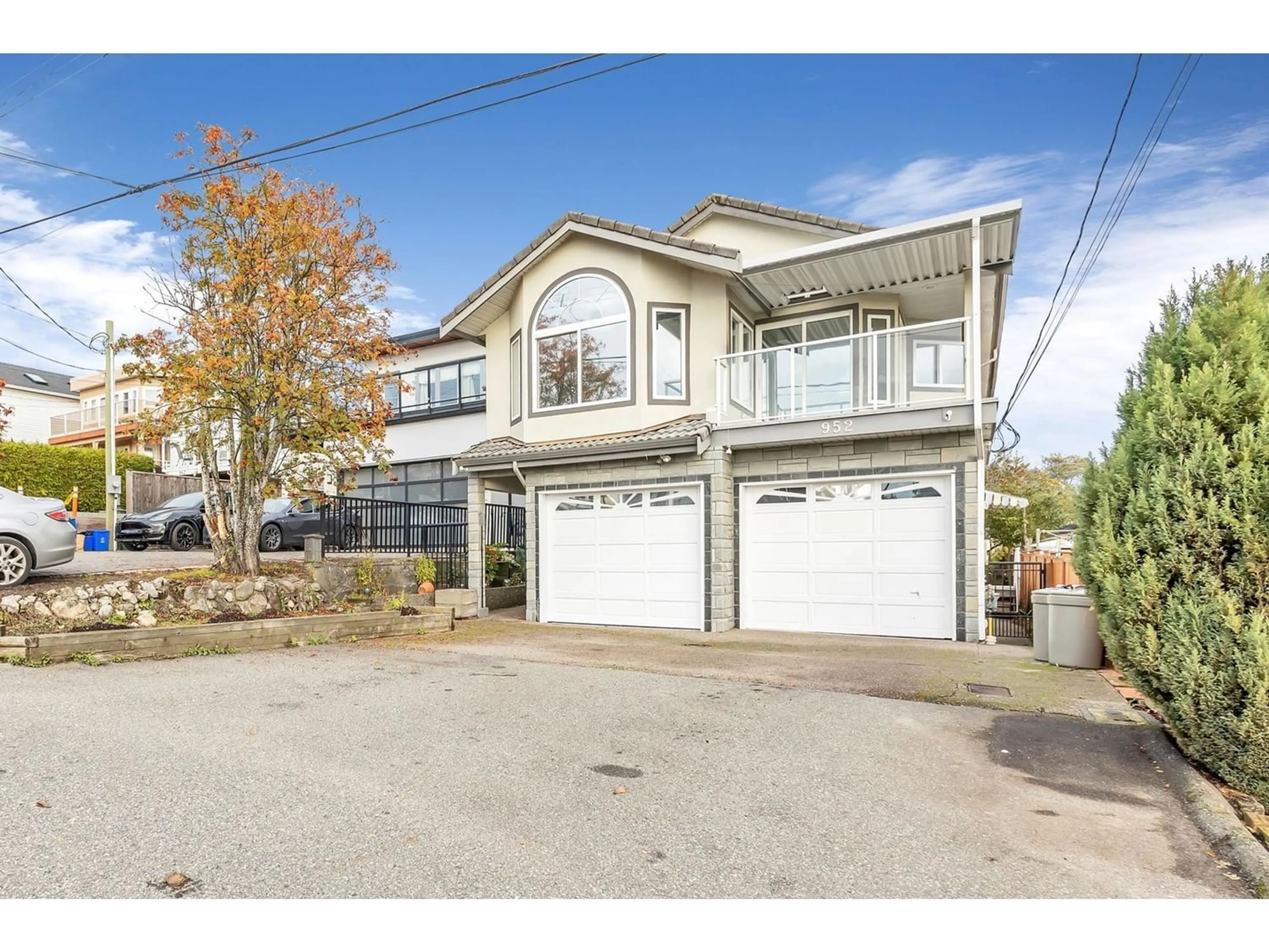 Frontside or backside of a home for 952 KEIL STREET, White Rock British Columbia V4B4V7