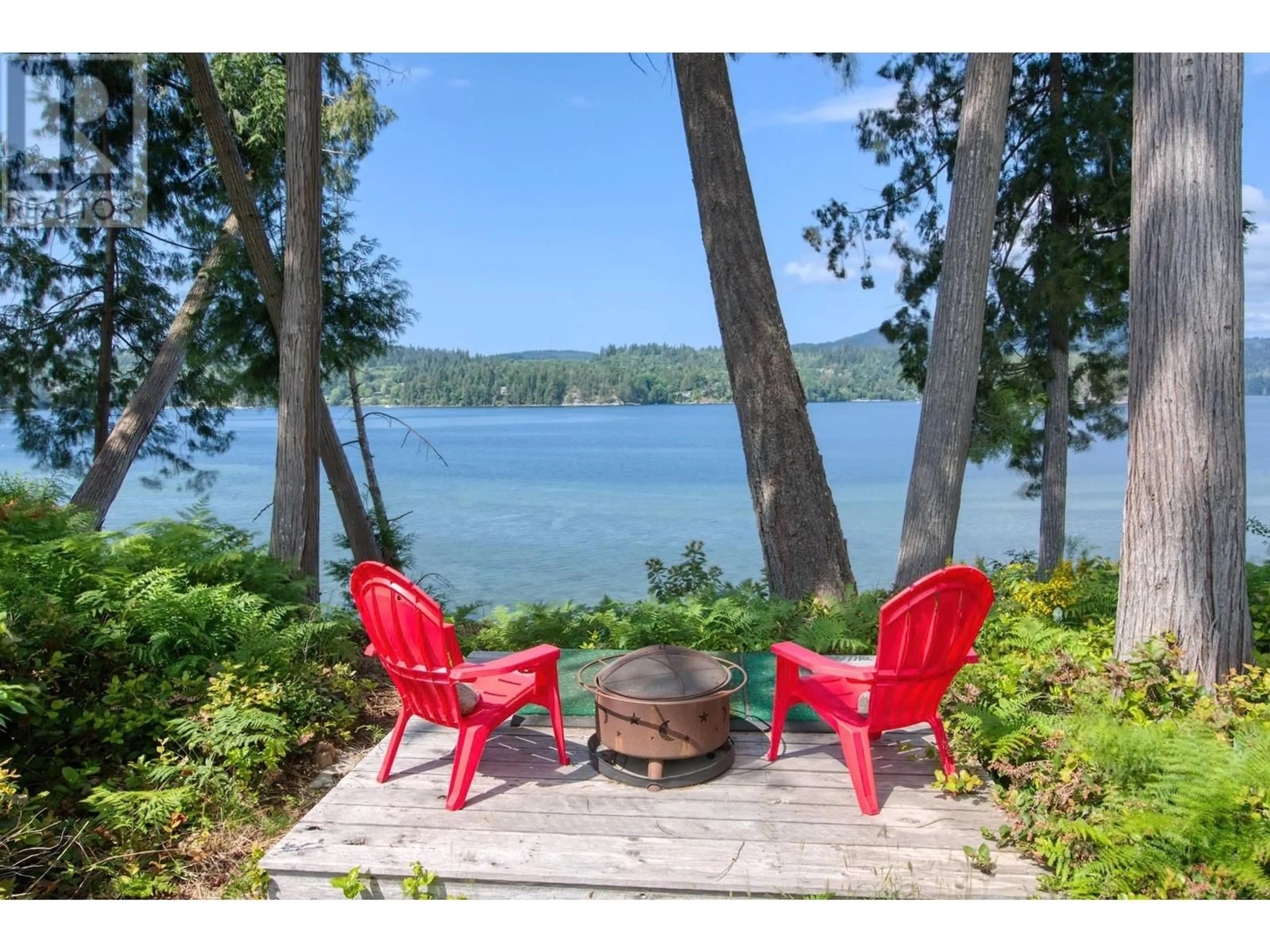 Patio for 6109 SECHELT INLET ROAD, Sechelt British Columbia V7Z0P5