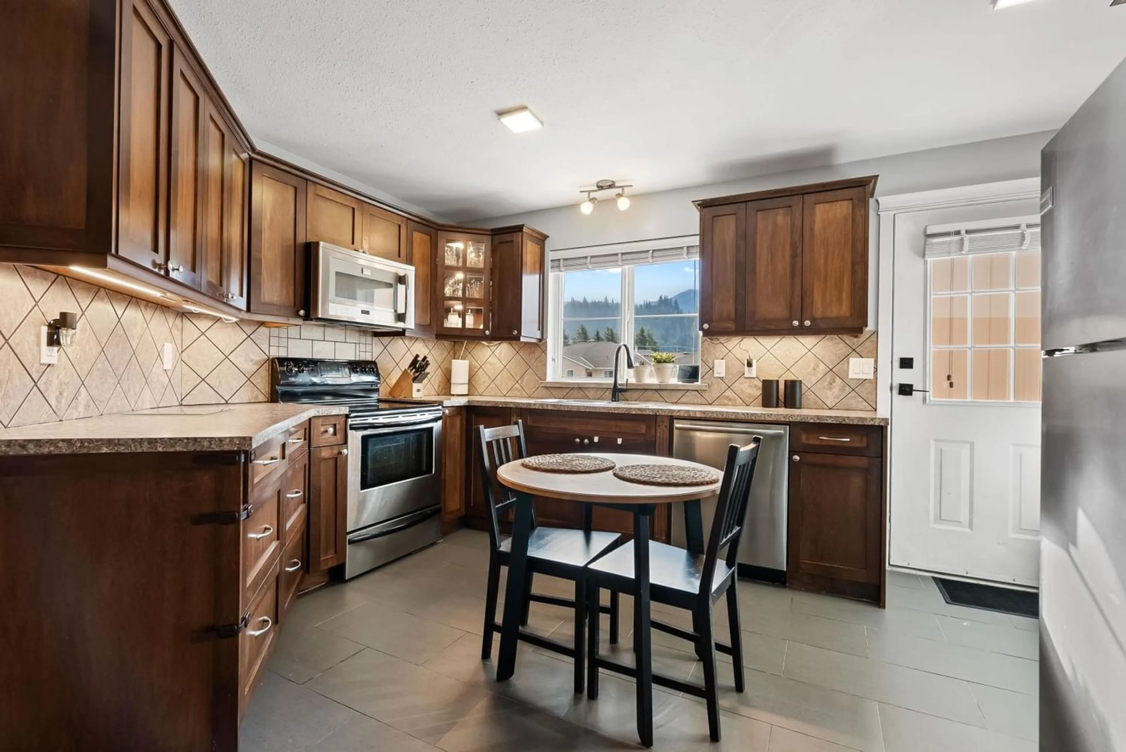 Living room for 34 5915 VEDDER ROAD, Chilliwack British Columbia V2R1C3