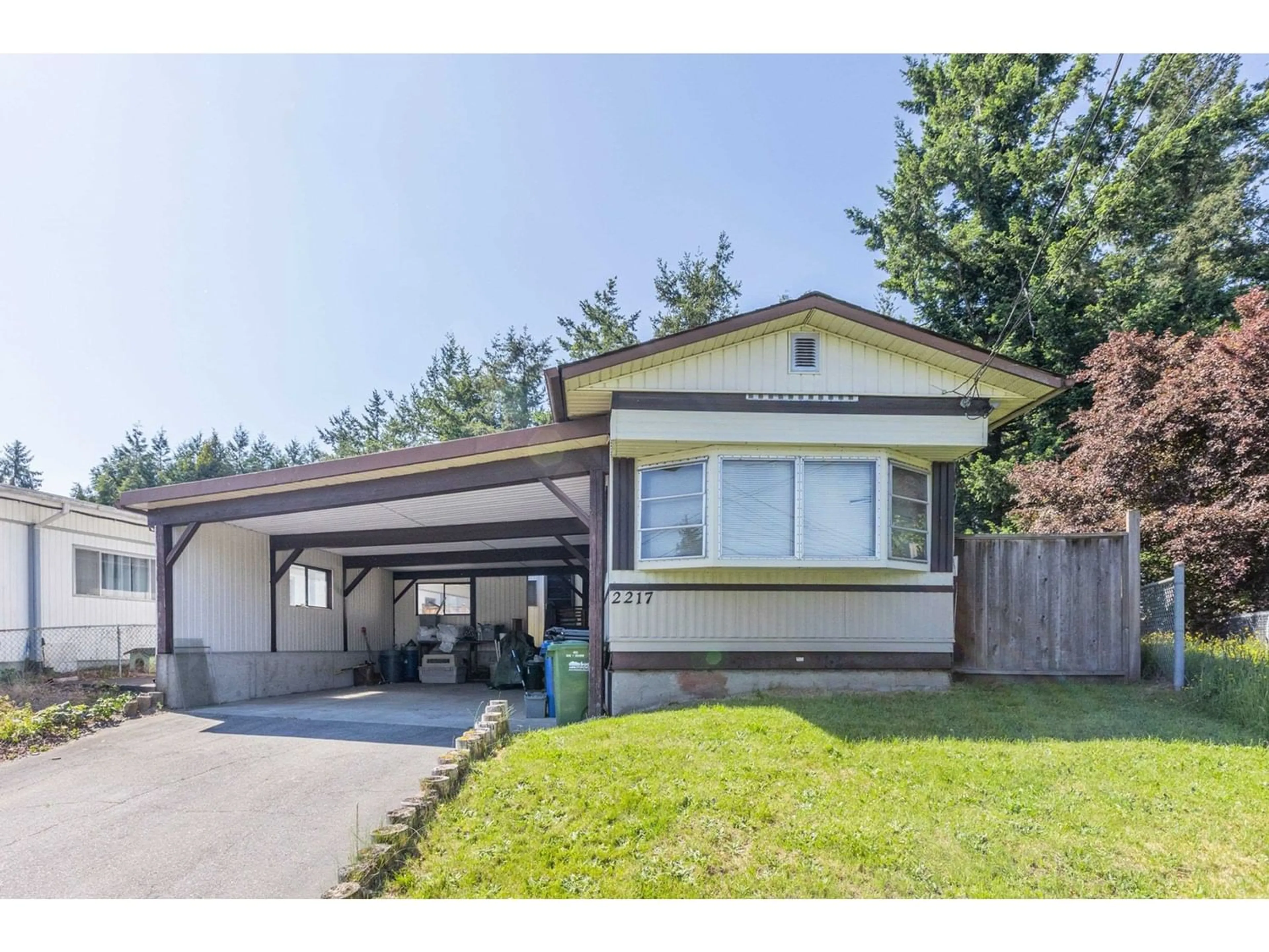 Frontside or backside of a home for 2217 CRYSTAL COURT, Abbotsford British Columbia V2T6A7