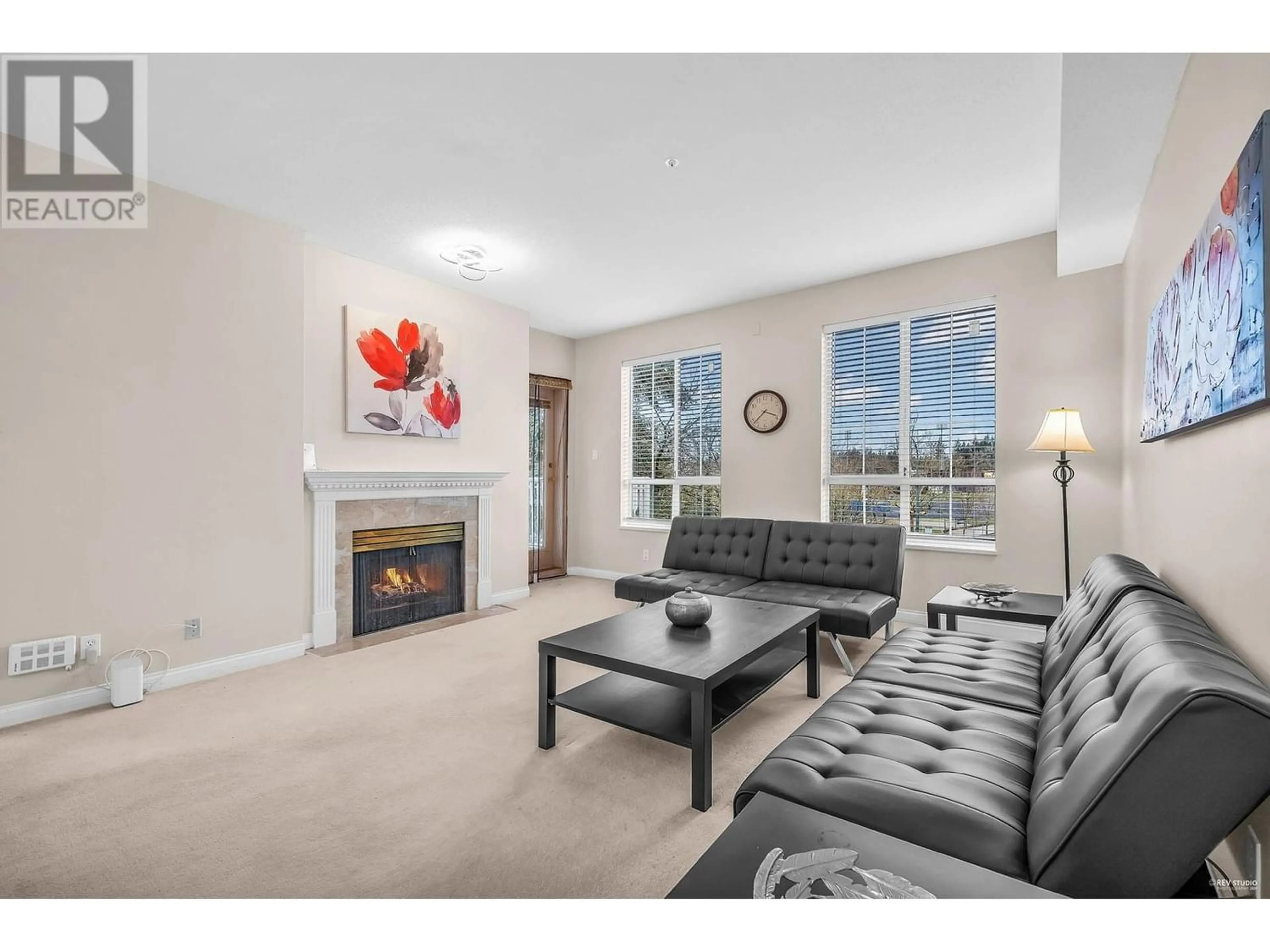 Living room for 310 5835 HAMPTON PLACE, Vancouver British Columbia V6T2G2