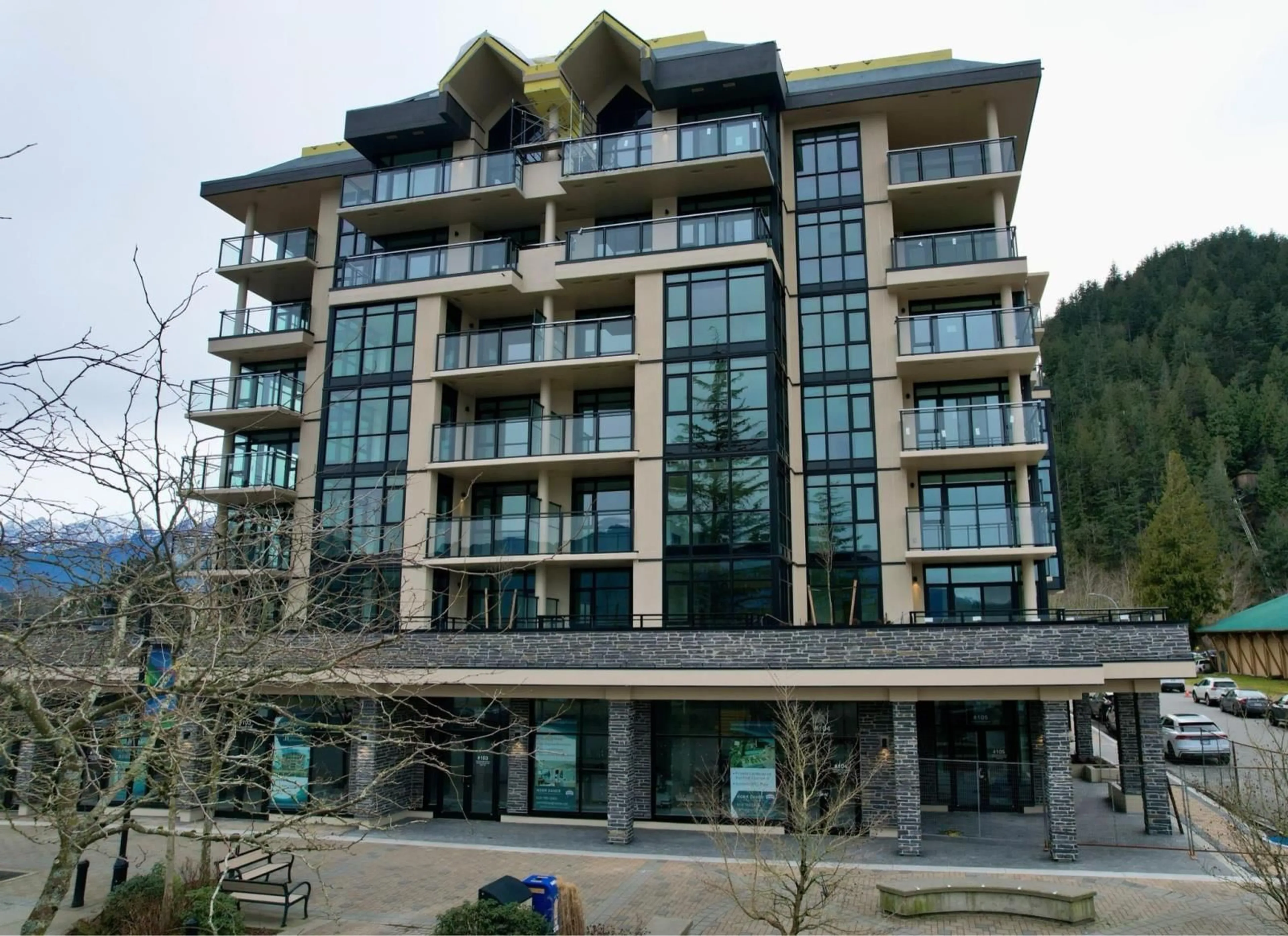 A pic from exterior of the house or condo, the front or back of building for 203 120 ESPLANADE AVENUE, Harrison Hot Springs British Columbia V0M1K0