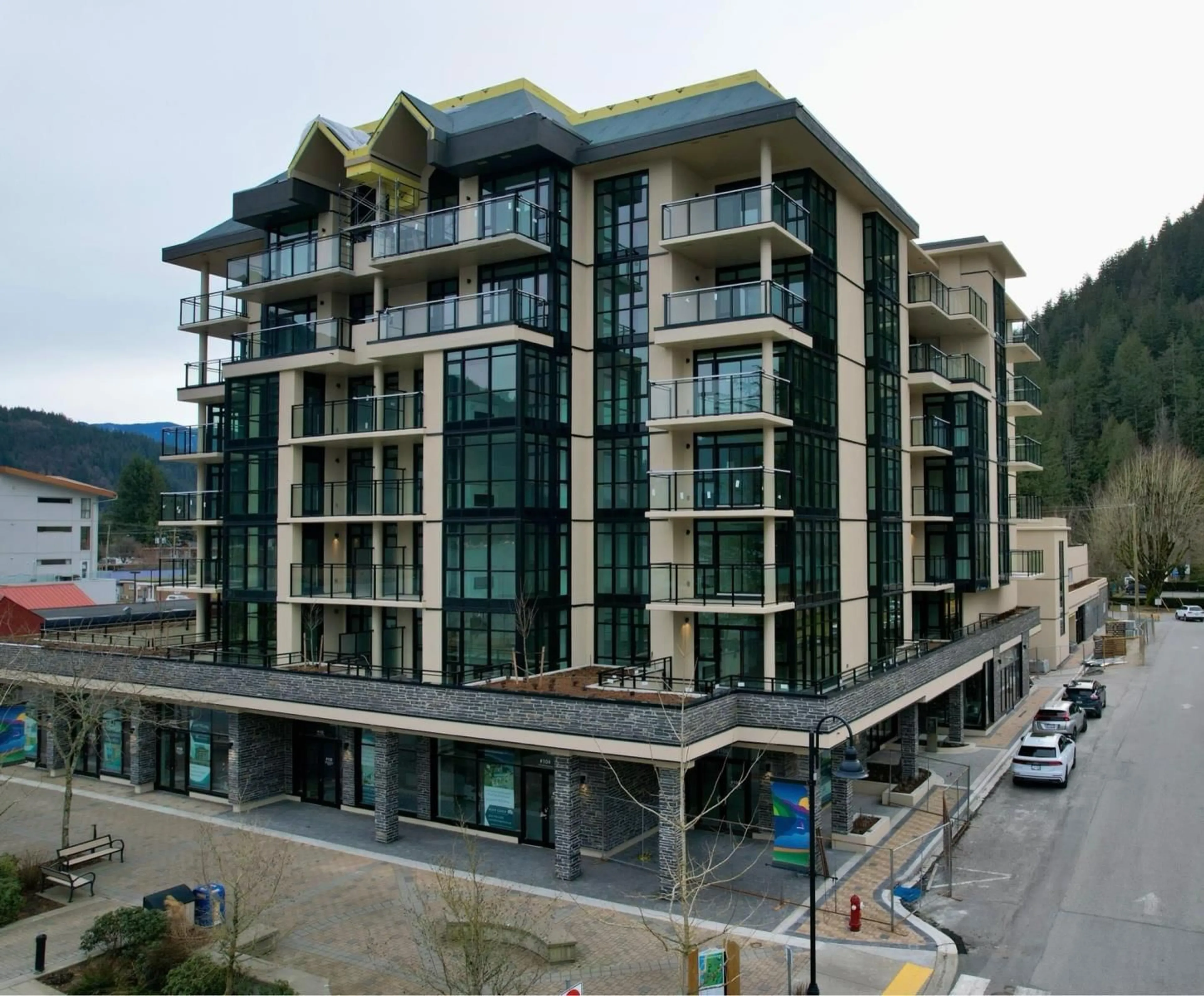 A pic from exterior of the house or condo, the front or back of building for 203 120 ESPLANADE AVENUE, Harrison Hot Springs British Columbia V0M1K0