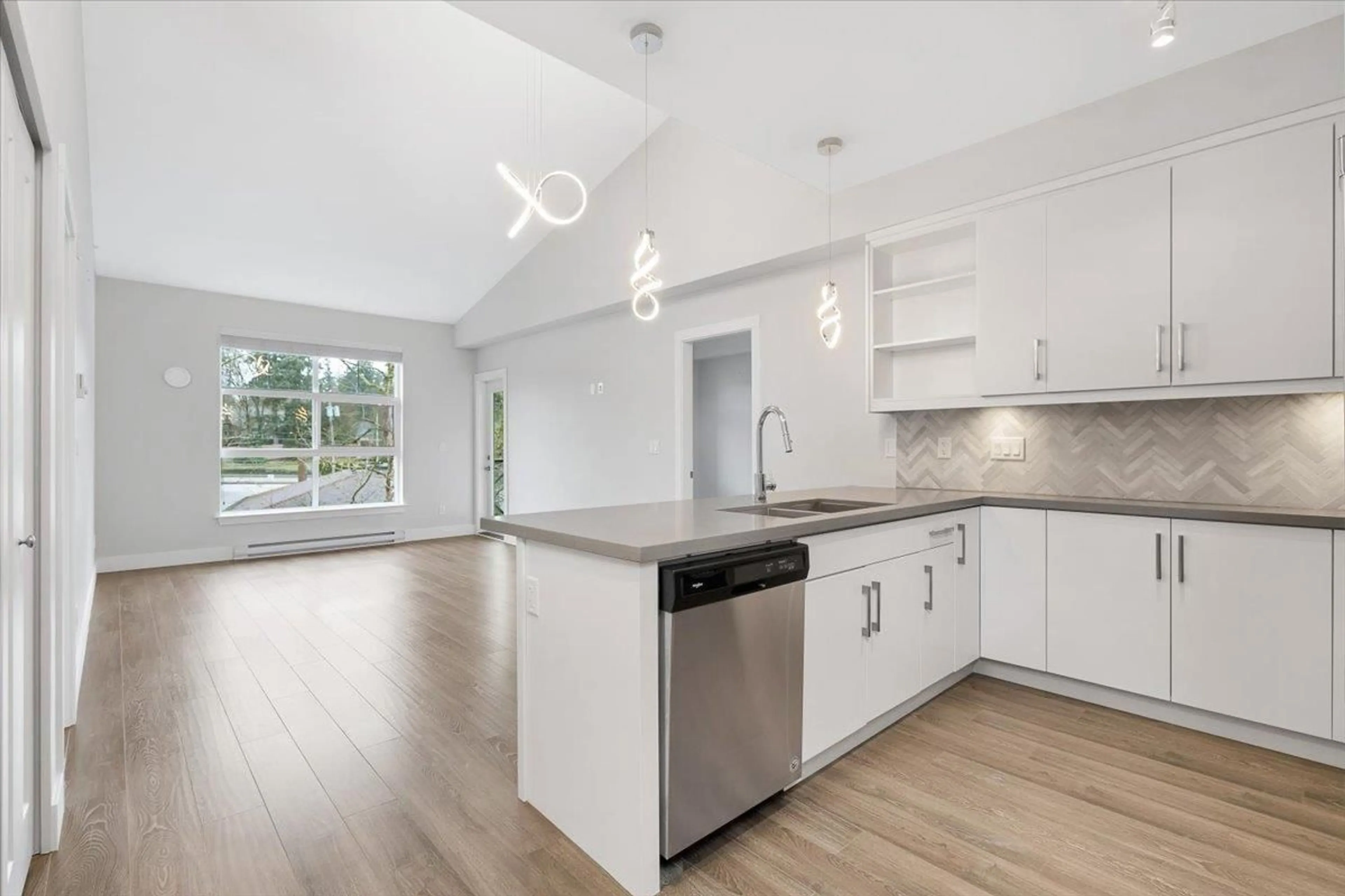 Contemporary kitchen for 408 14550 WINTER CRESCENT, Surrey British Columbia V4P0G4