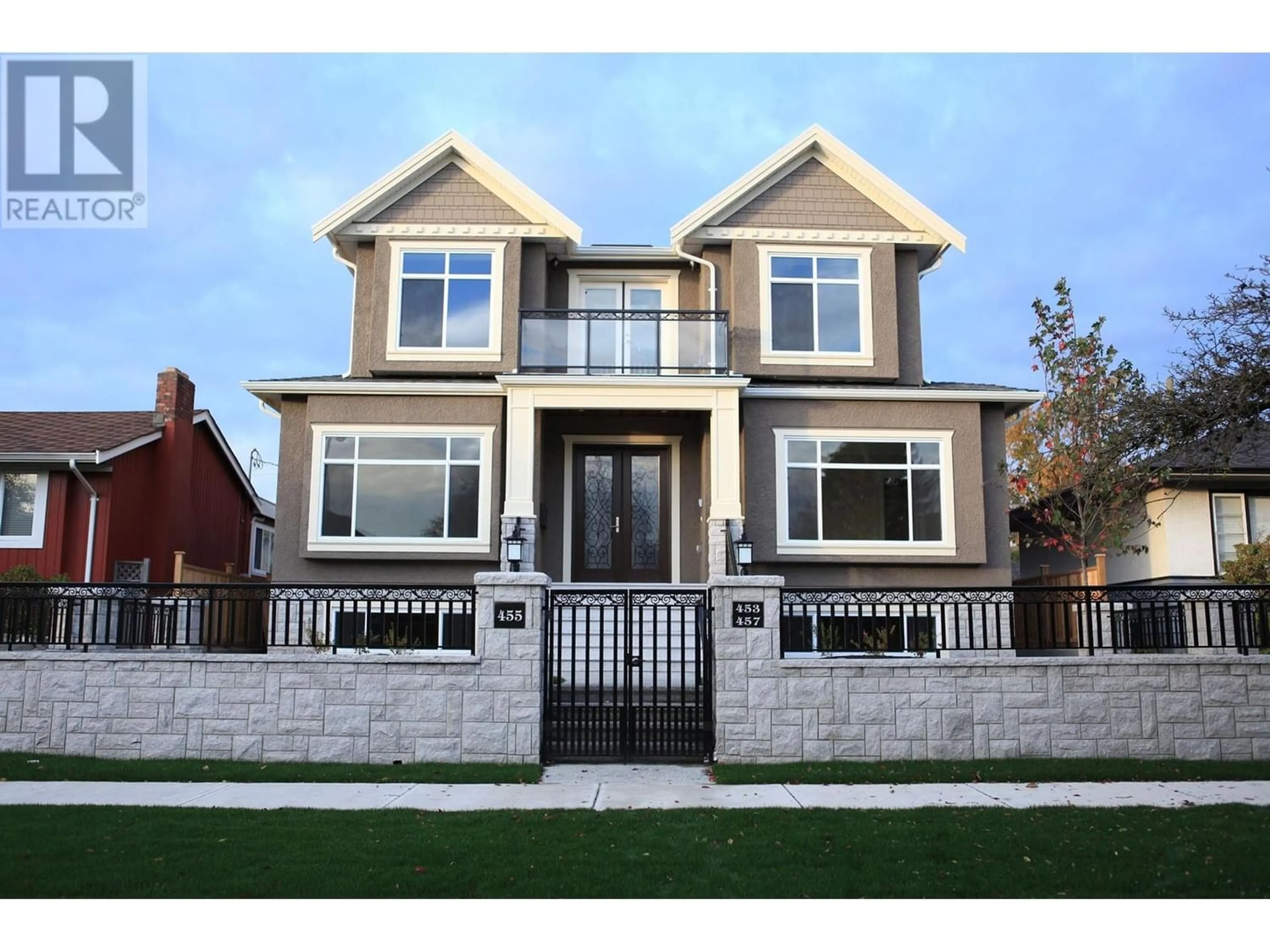 Frontside or backside of a home for 455 W 38TH AVENUE, Vancouver British Columbia V5Y2N7