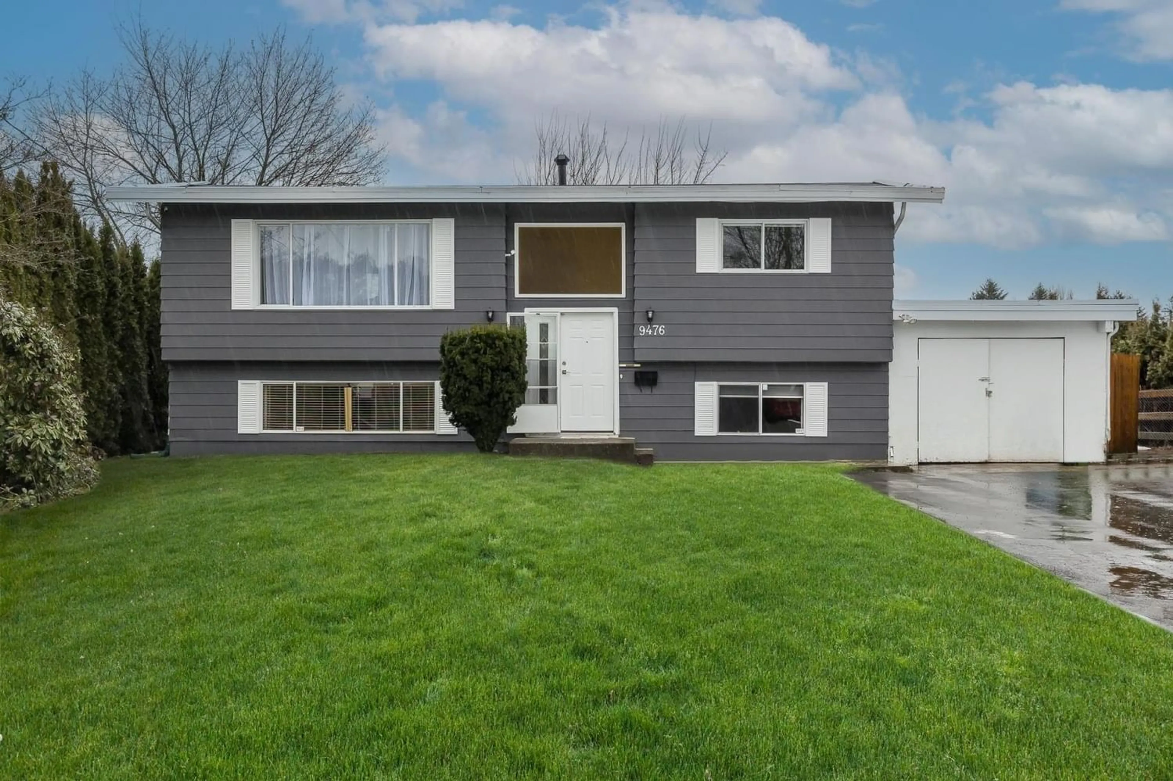 Frontside or backside of a home for 9476 PAULA CRESCENT, Chilliwack British Columbia V2P6H2