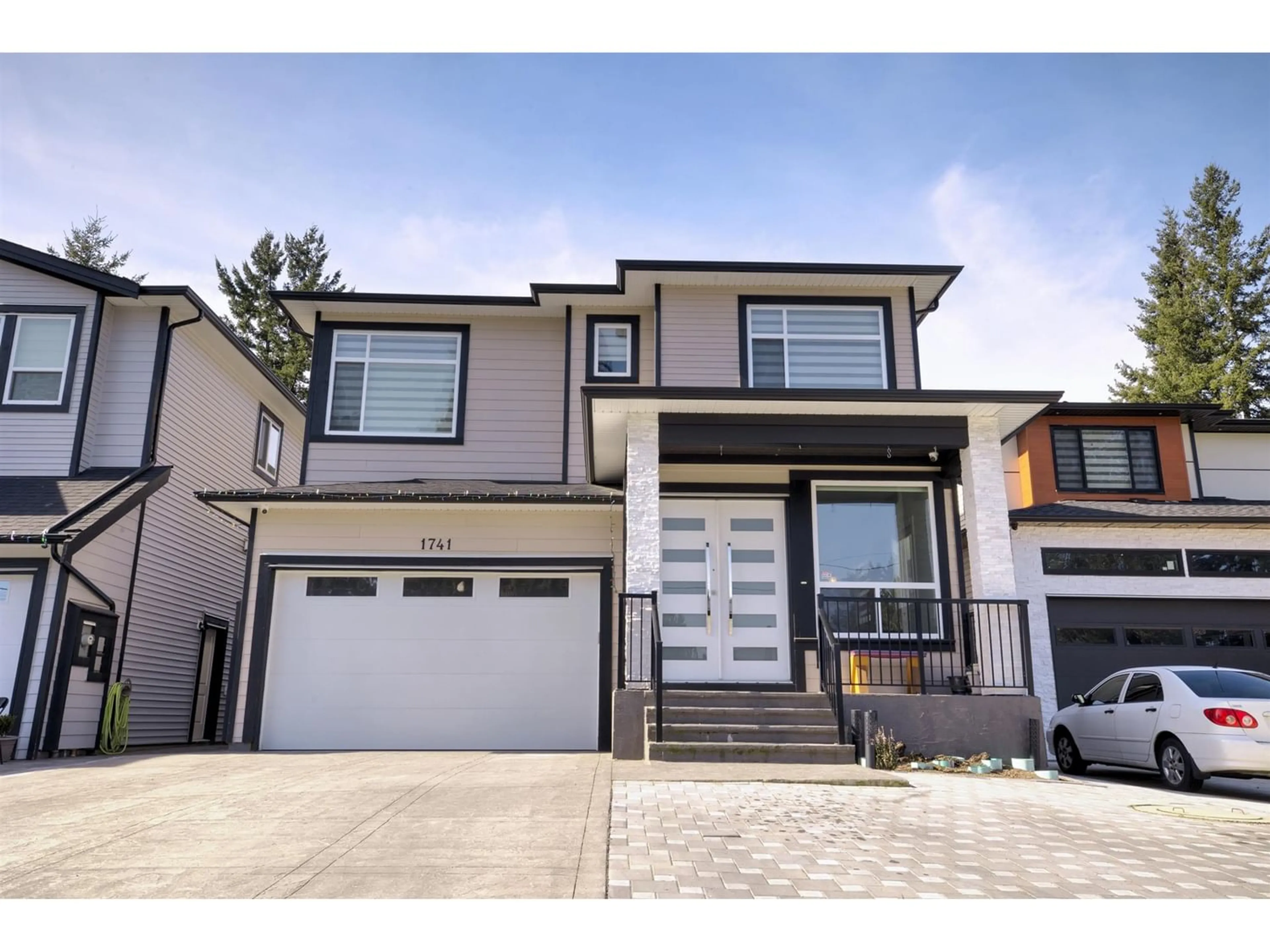Frontside or backside of a home for 1741 KEATS STREET, Abbotsford British Columbia V2S3G5