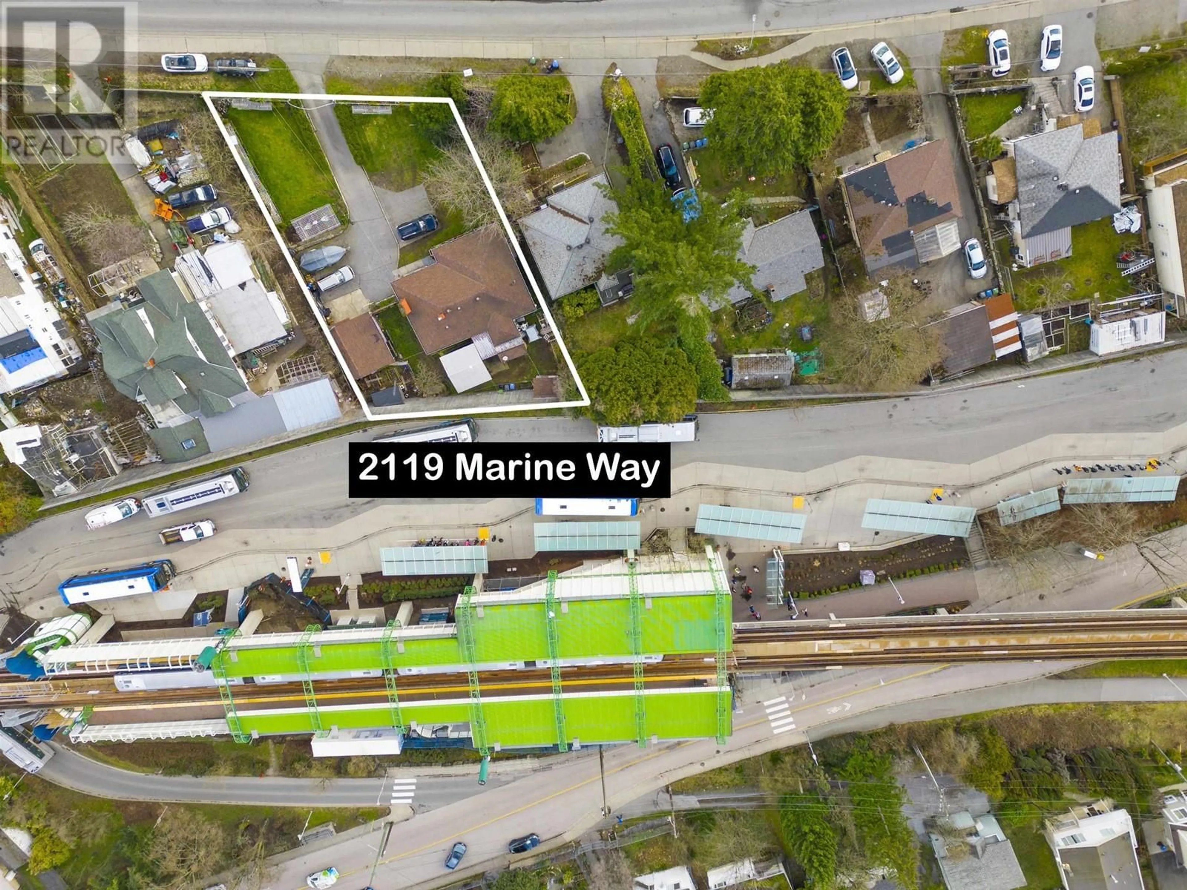 A pic from outside/outdoor area/front of a property/back of a property/a pic from drone, street for 2119 MARINE WAY, New Westminster British Columbia V3M2H2