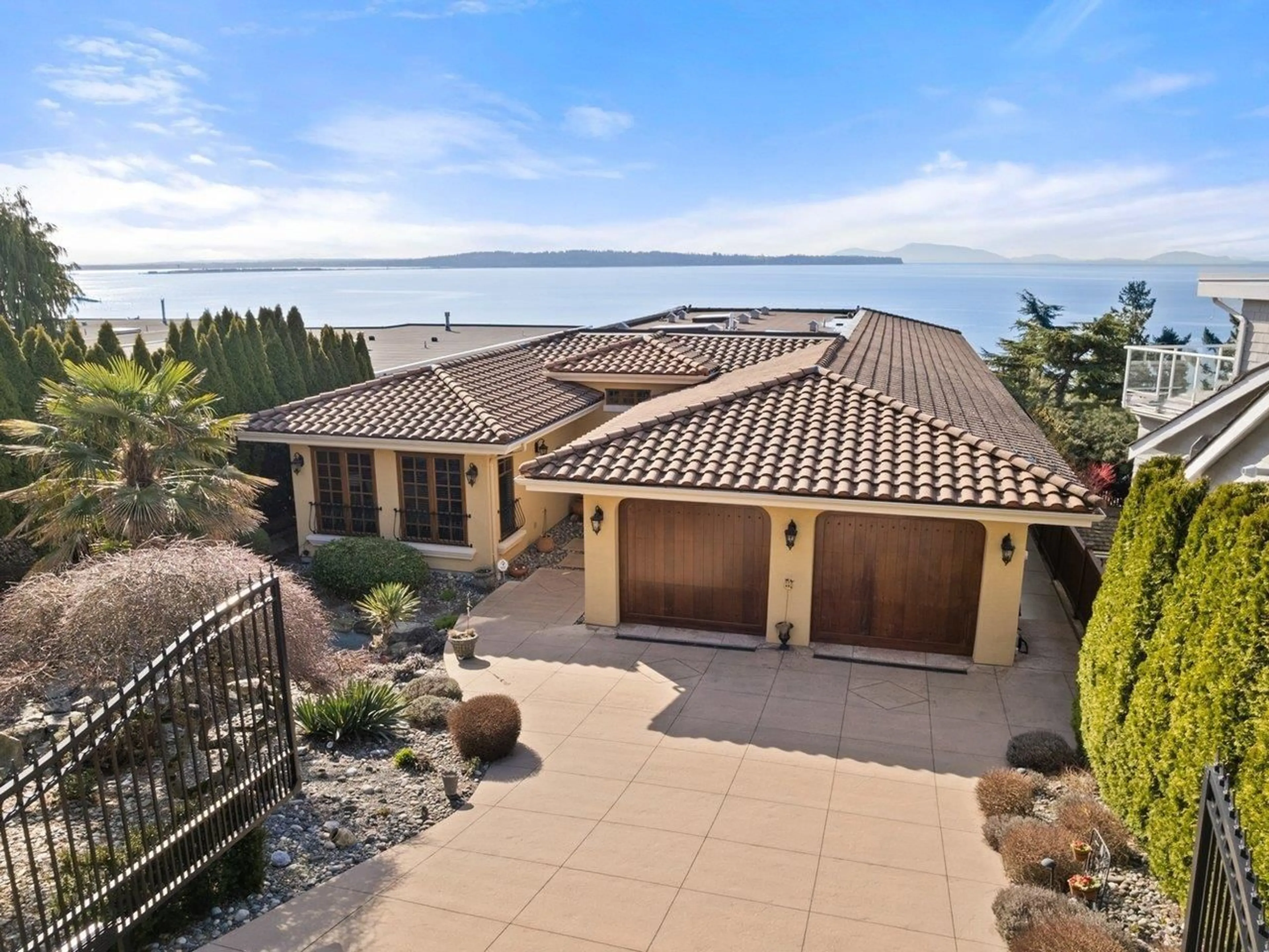 Lakeview for 14480 MAGDALEN CRESCENT, White Rock British Columbia V4B2W2