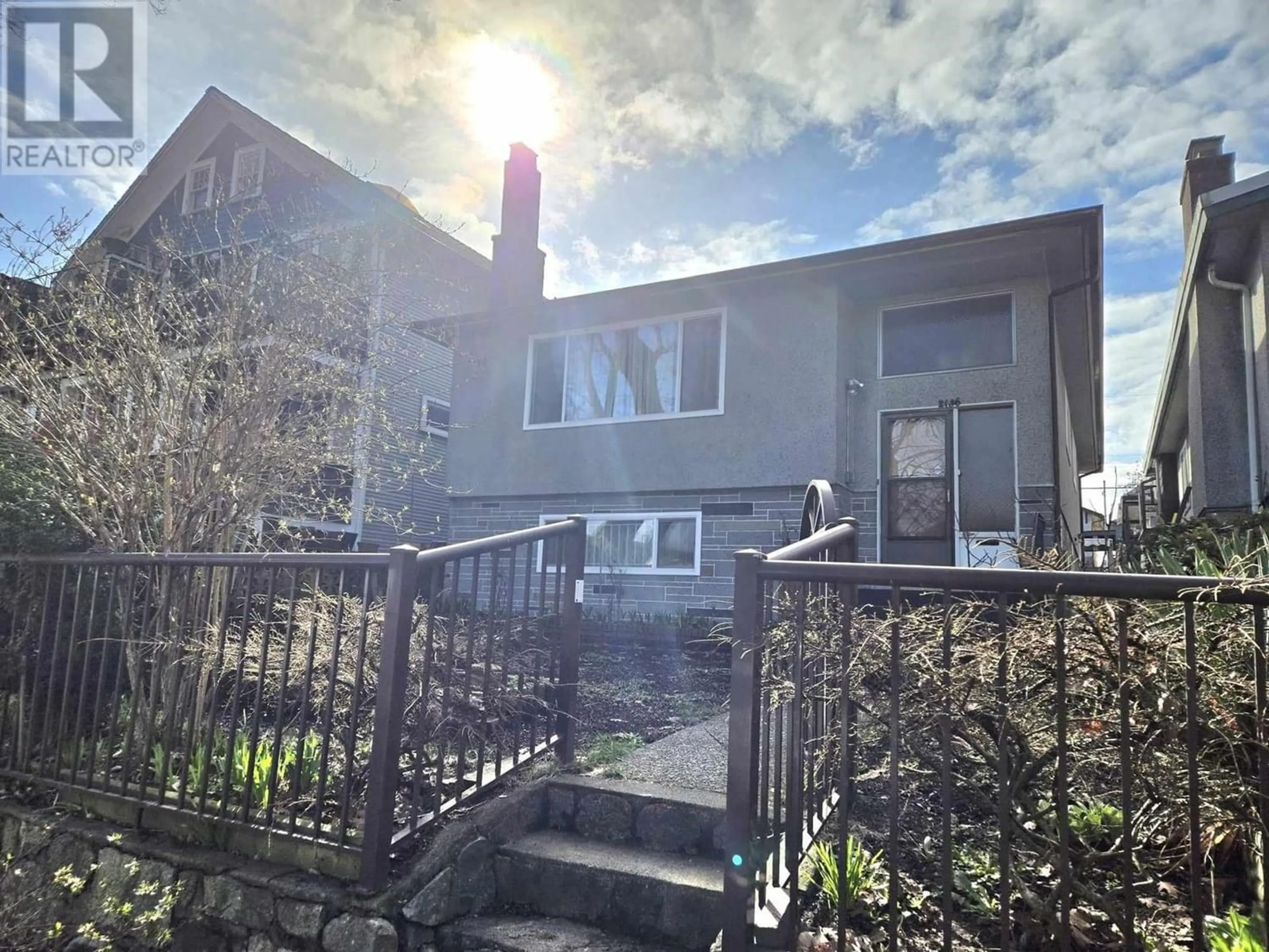 Outside view for 2136 E 2ND AVENUE, Vancouver British Columbia V5N1E8