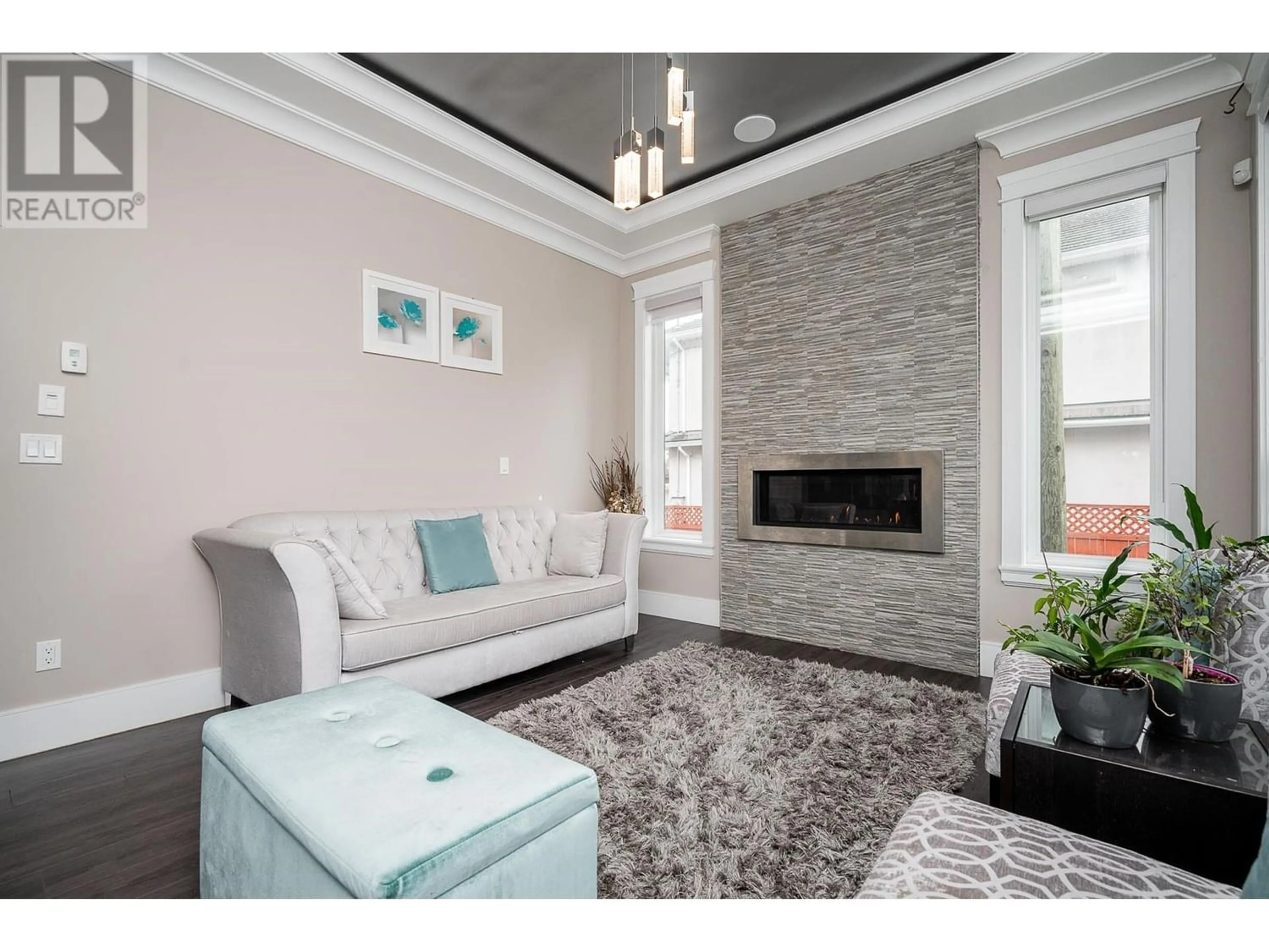 Living room for 3595 VIMY CRESCENT, Vancouver British Columbia V5M4B6