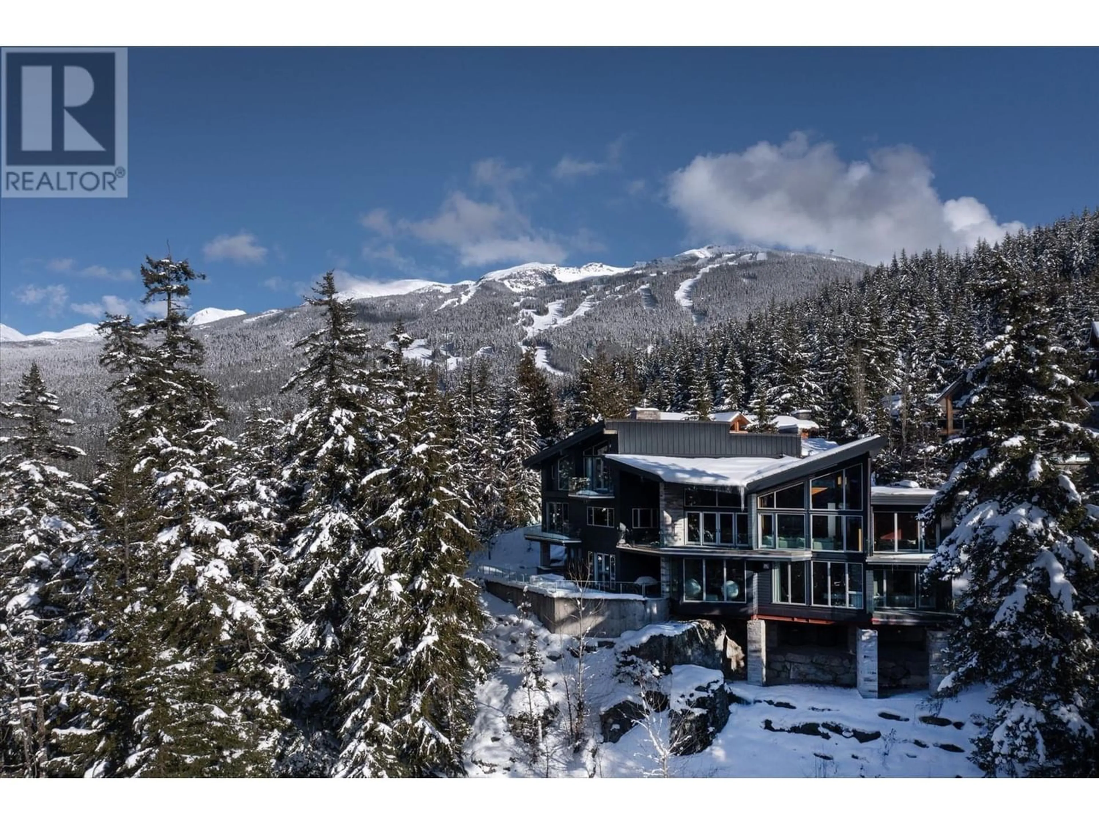 Indoor foyer for 3855 SUNRIDGE COURT, Whistler British Columbia V8E0W1