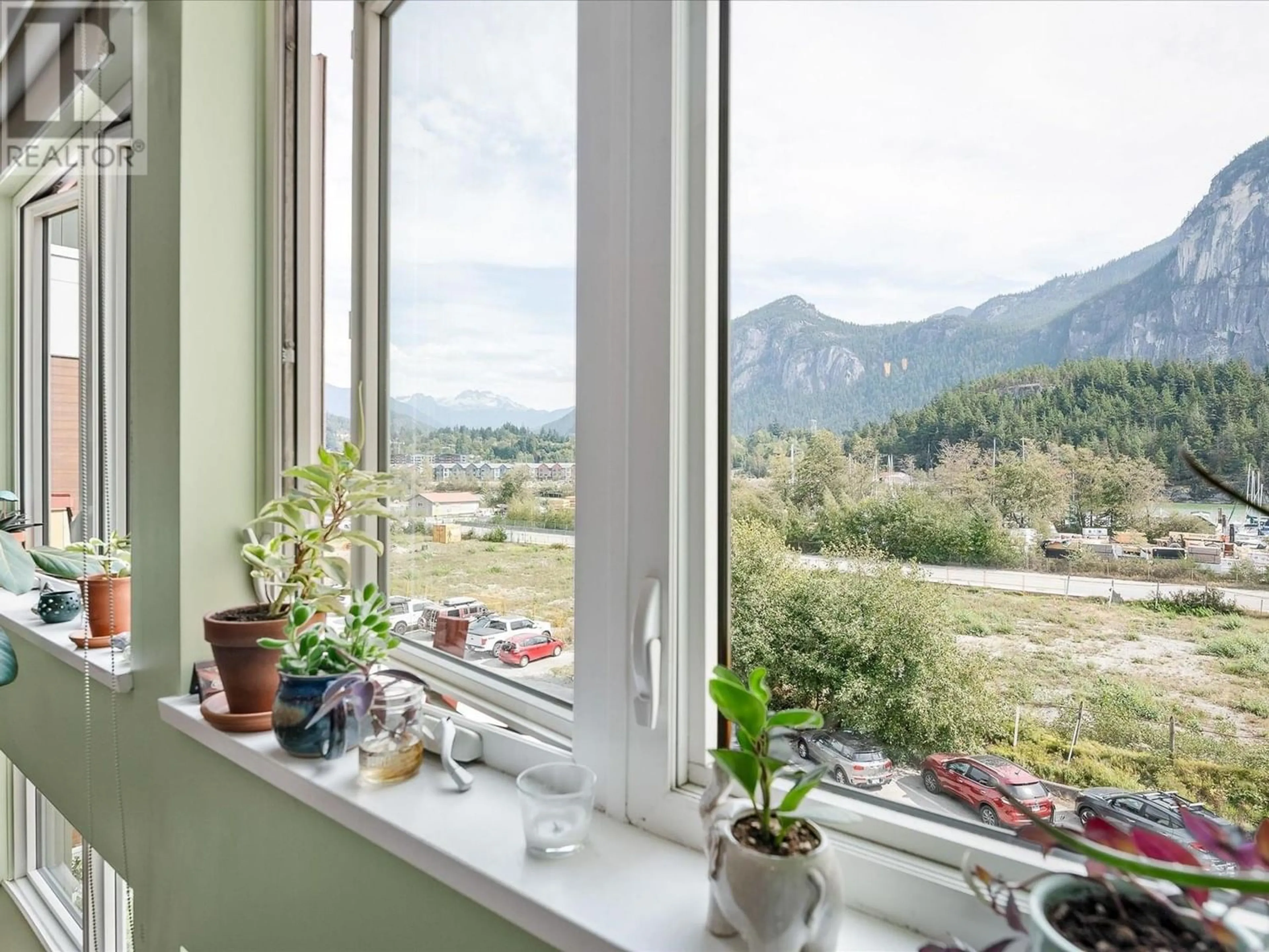 Balcony in the apartment for 408 37841 CLEVELAND AVENUE, Squamish British Columbia V8B0S8