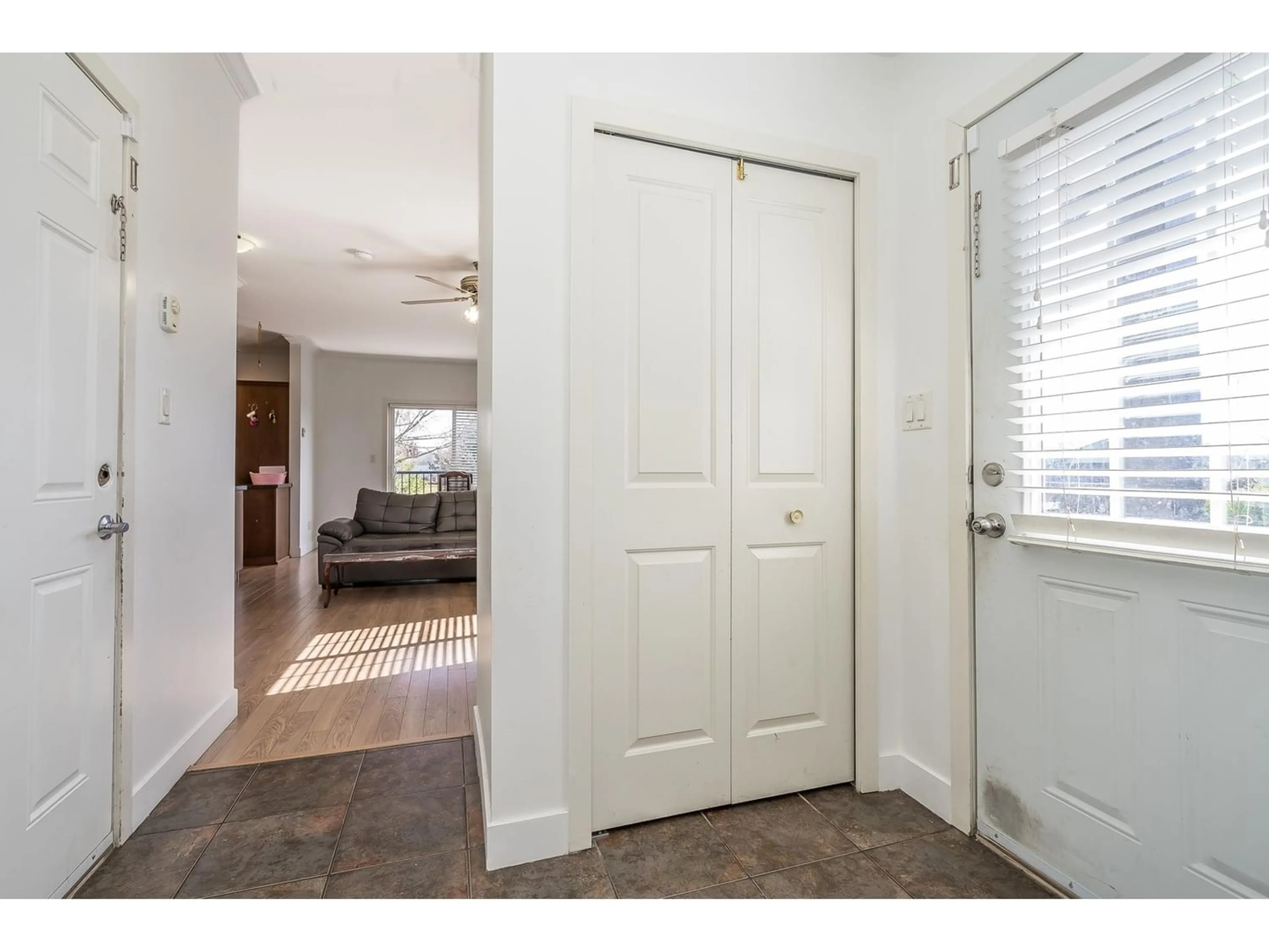 Indoor entryway for 27 31235 UPPER MACLURE ROAD, Abbotsford British Columbia V2T0B2