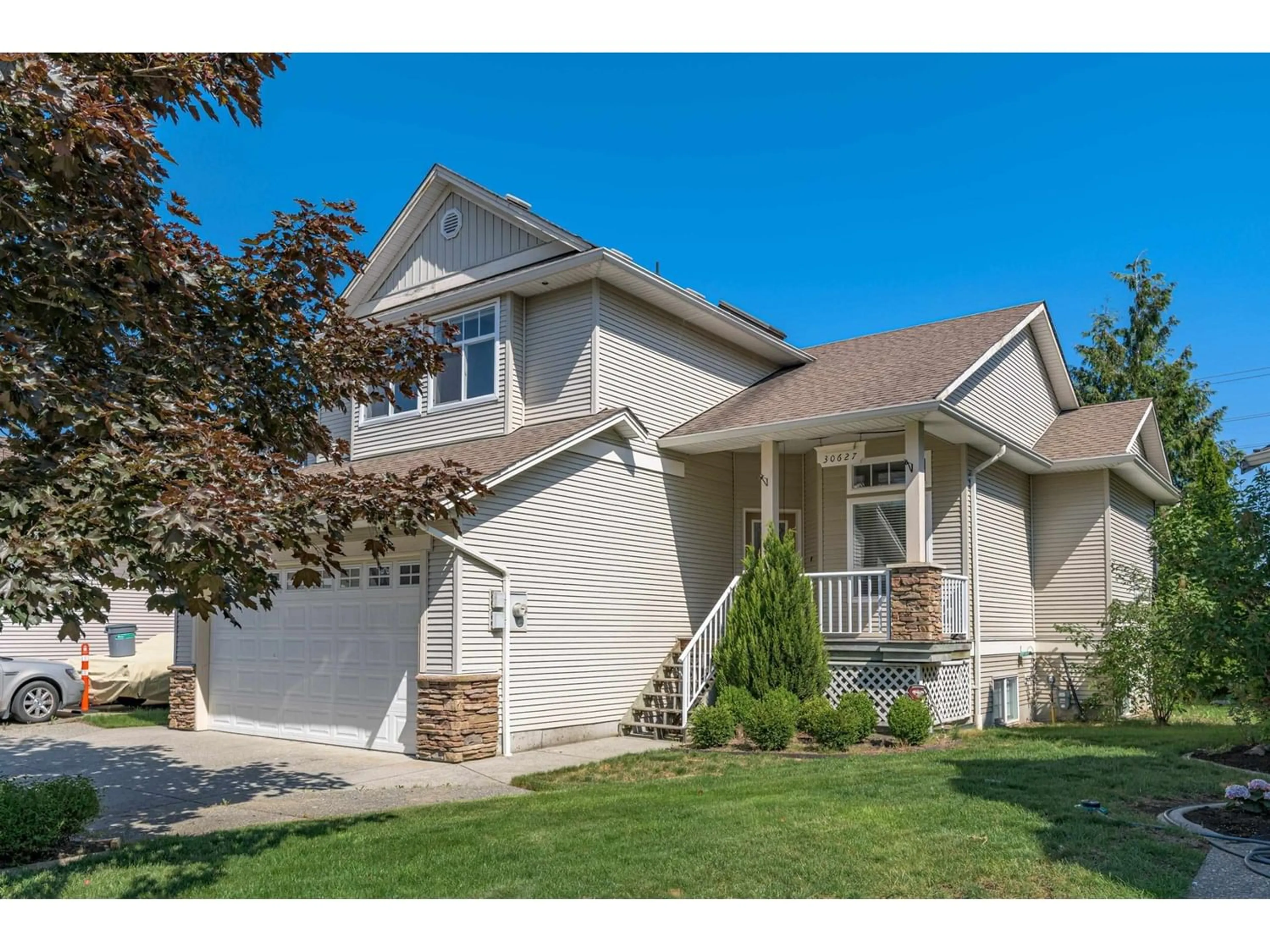 Frontside or backside of a home for 30627 CRESTVIEW CRESCENT, Abbotsford British Columbia V2T6T5