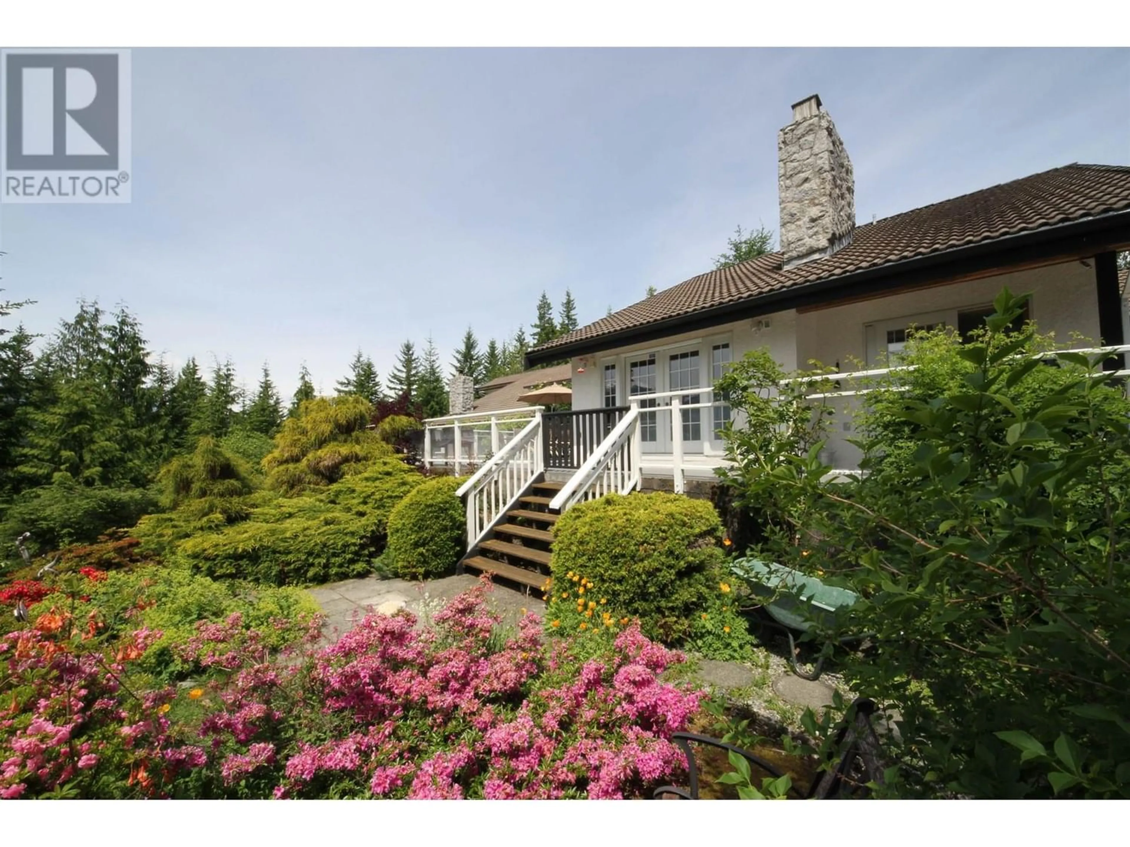 Cottage for 6 40777 THUNDERBIRD RIDGE, Squamish British Columbia V0N3G0