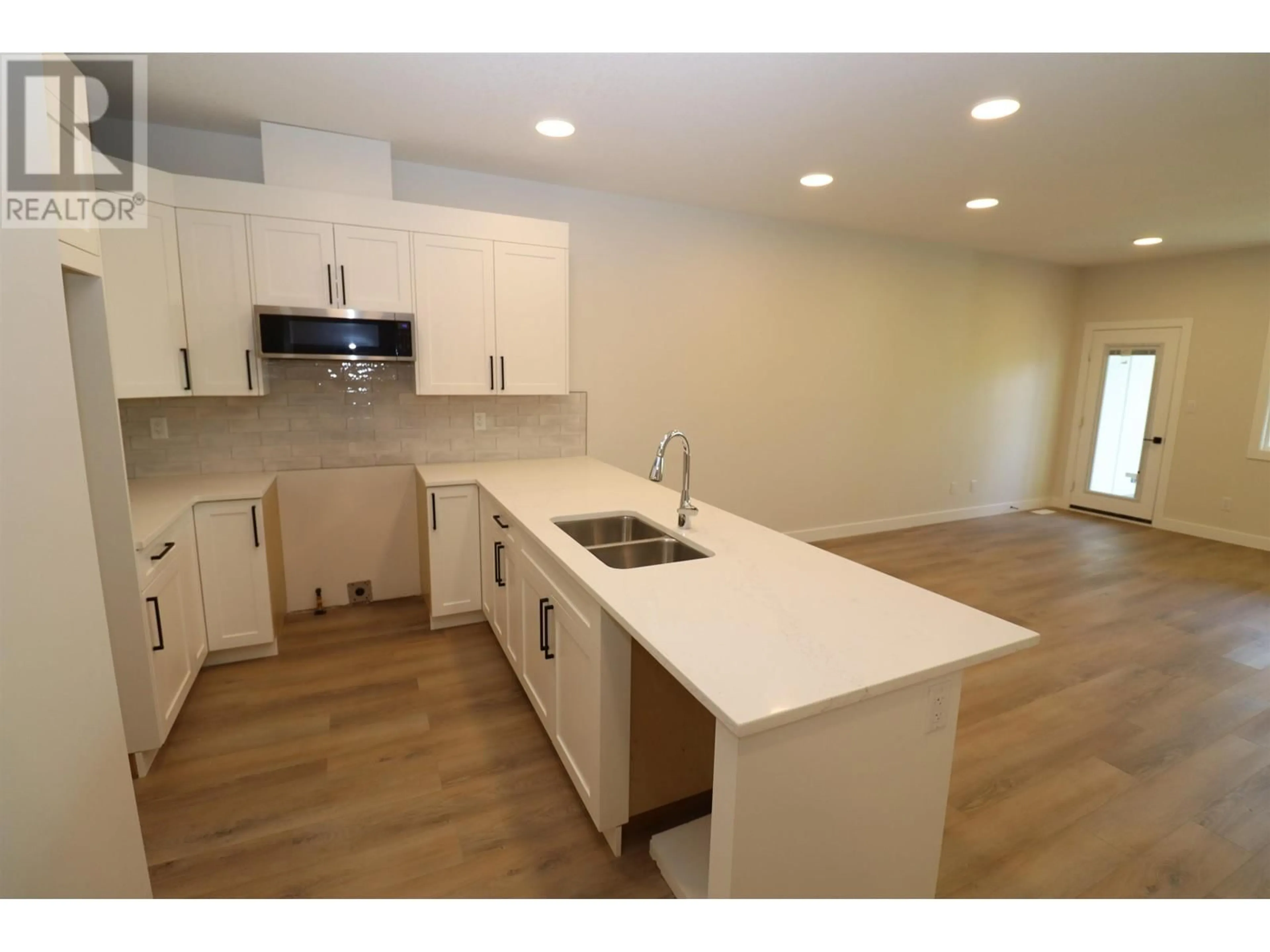 Open concept kitchen, unknown for 2718 SANDERSON ROAD, Prince George British Columbia V2M1M6