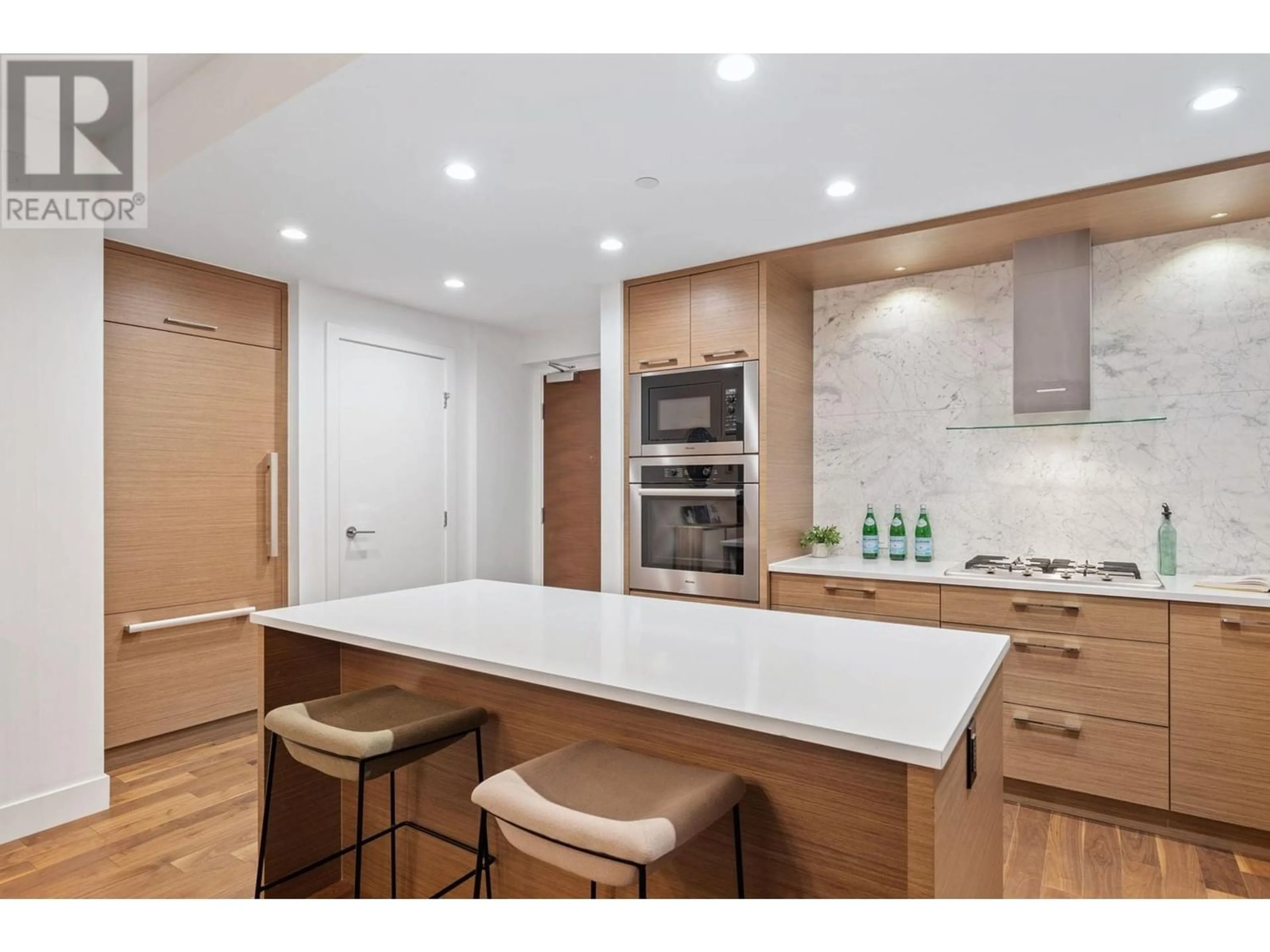 Contemporary kitchen for 701 4360 BERESFORD STREET, Burnaby British Columbia V5H0G2