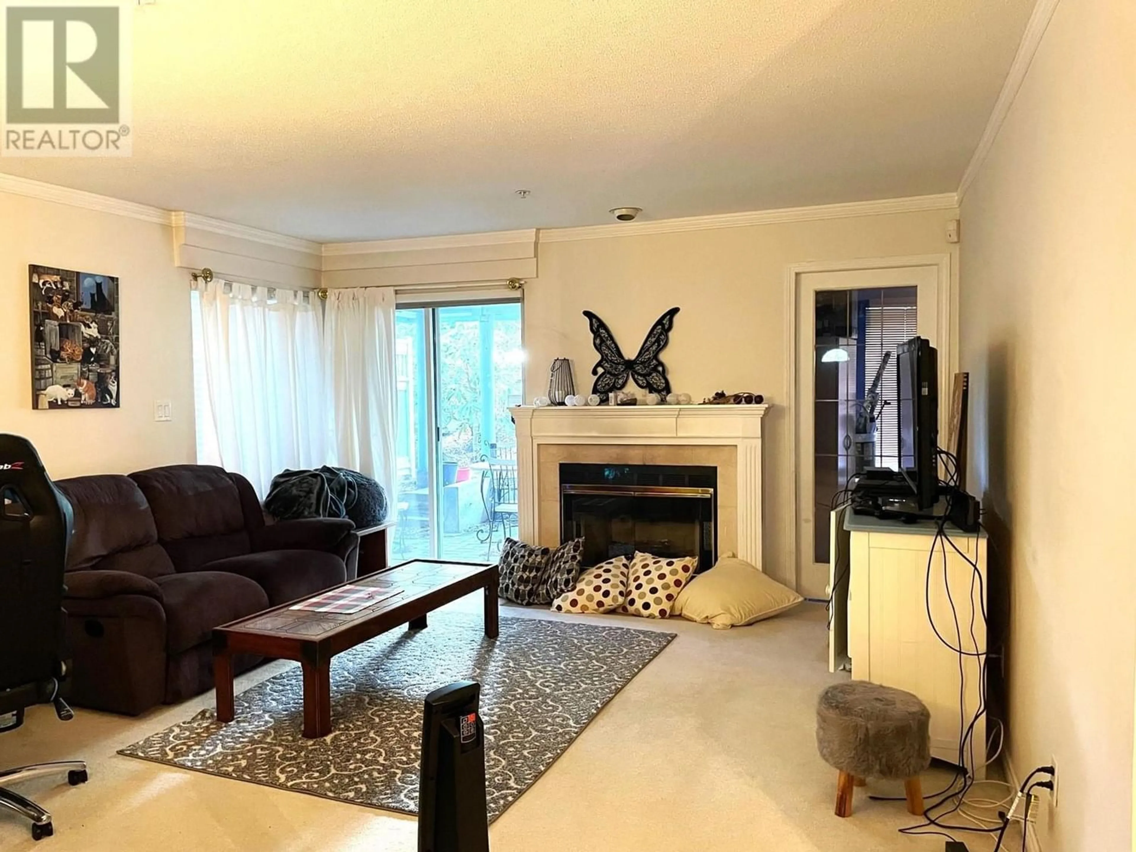 Living room for 104 7520 COLUMBIA STREET, Vancouver British Columbia V5X4S8