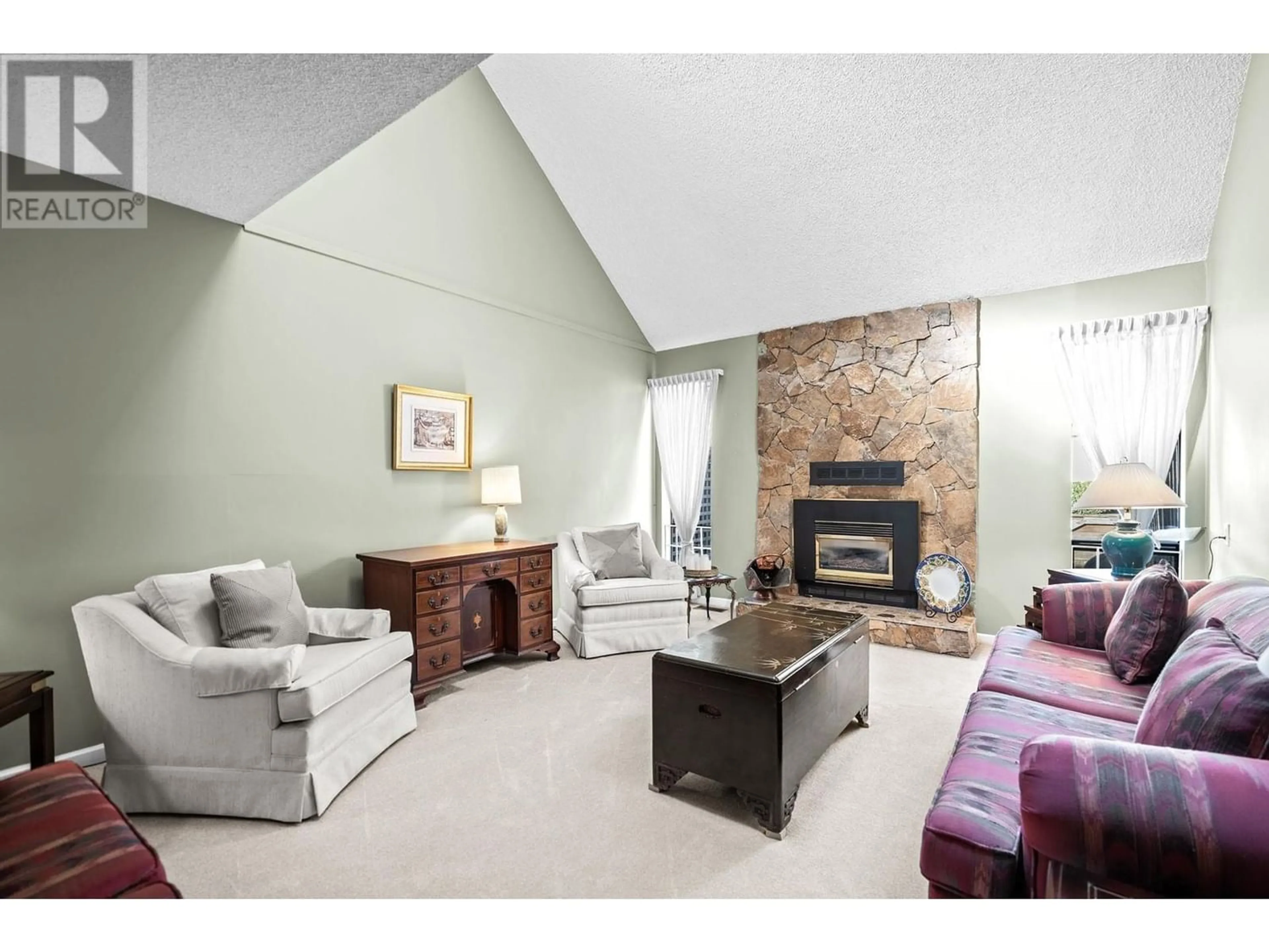 Living room for 7844 MARCHWOOD PLACE, Vancouver British Columbia V5S4A6