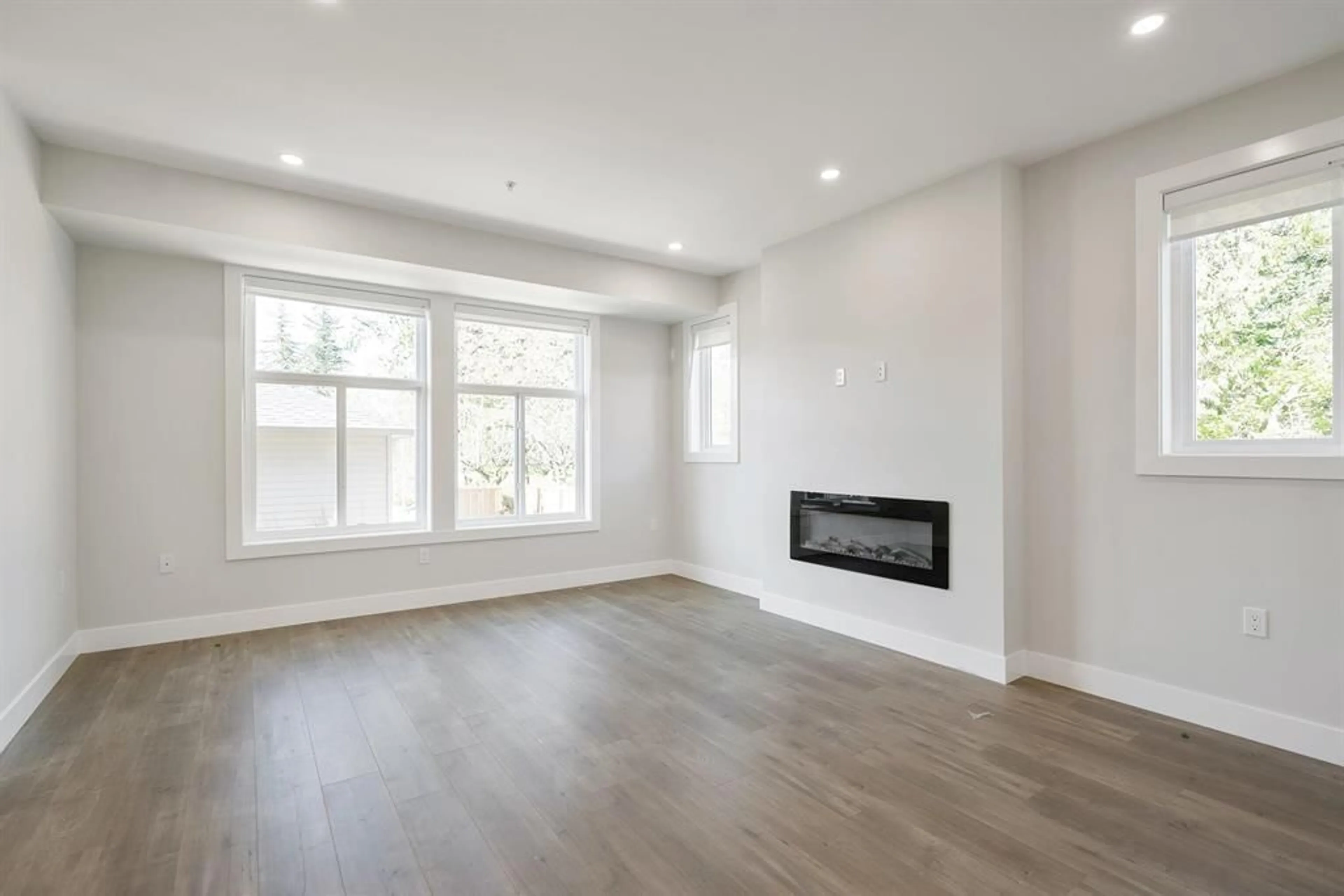 Living room, wood floors for 20517 76 AVENUE, Langley British Columbia V2Y3T1