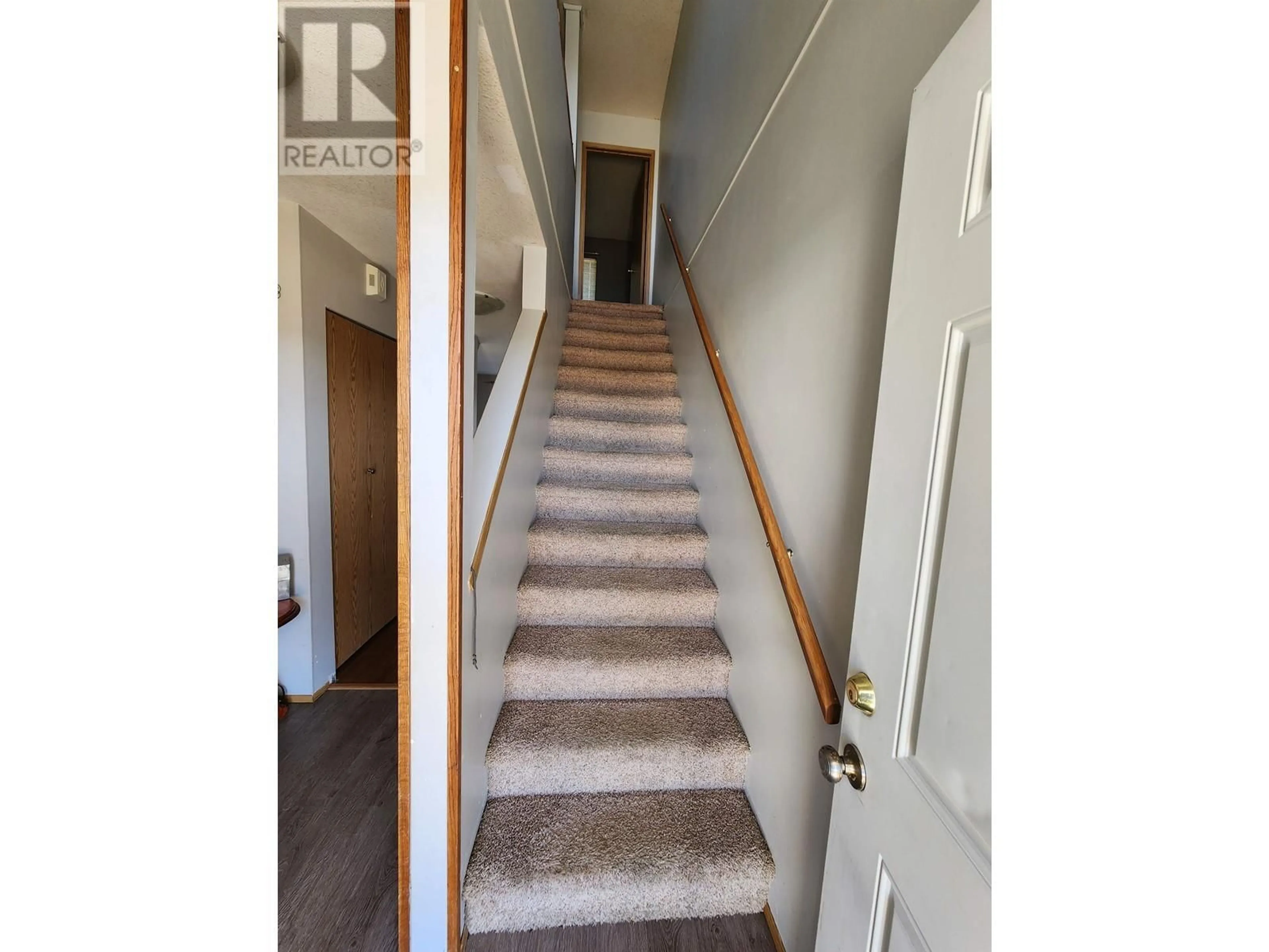 Stairs for 103 - 8220 92 AVENUE, Fort St. John British Columbia V1J6X2